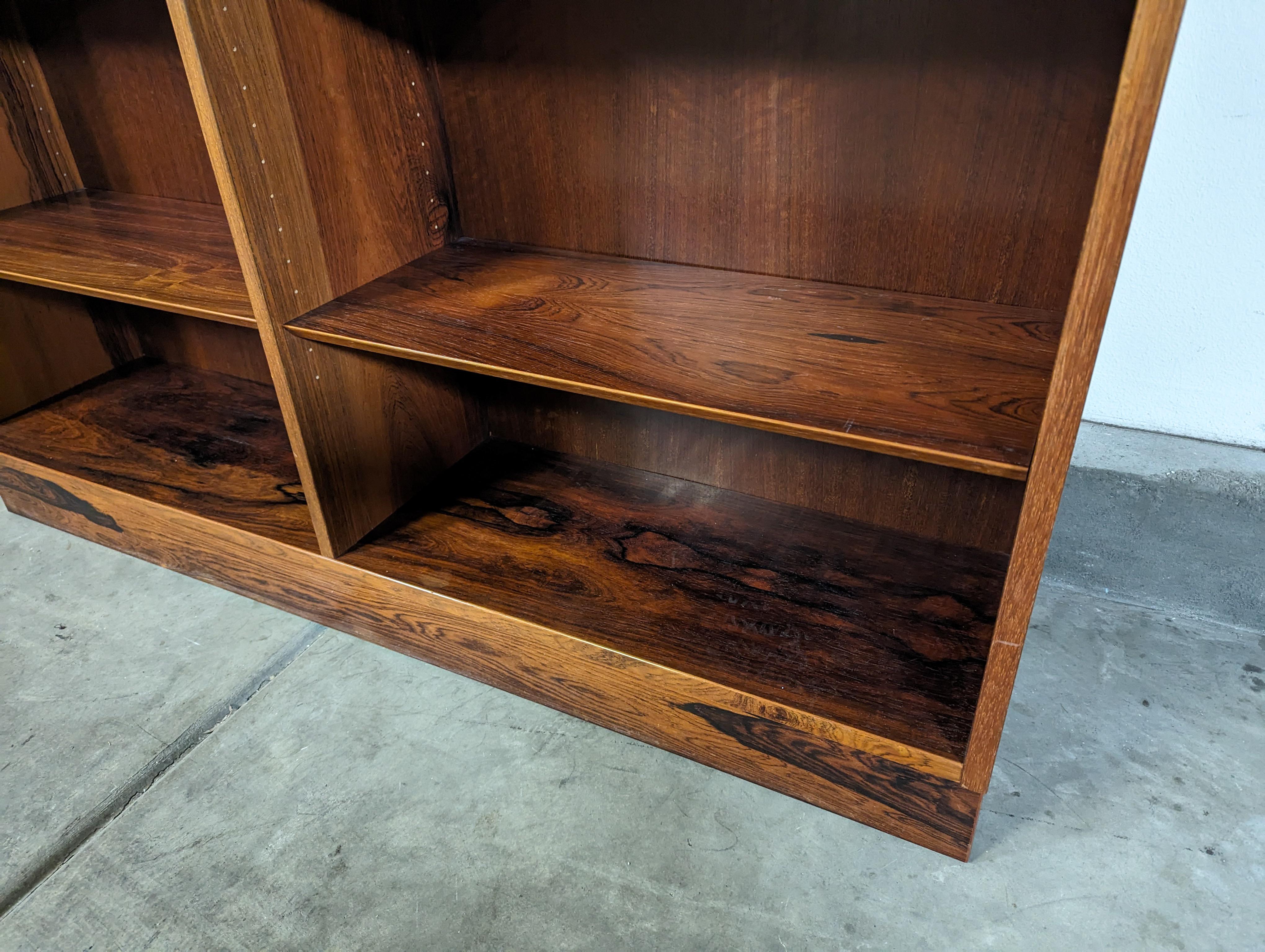 Mid Century Modern Brazilian Rosewood Bookcase by Poul Hundevad, c1960s In Good Condition In Chino Hills, CA