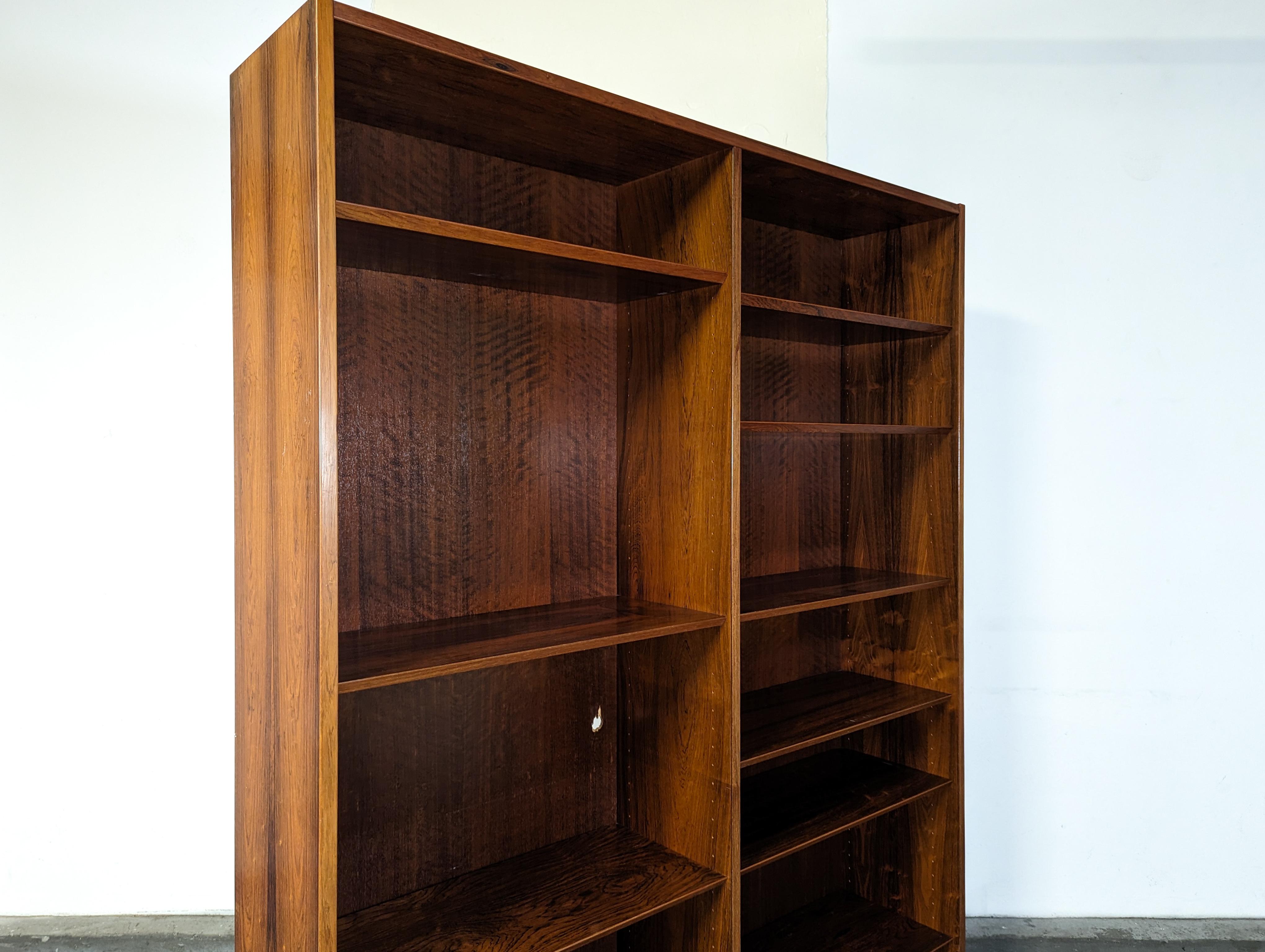 Mid Century Modern Brazilian Rosewood Bookcase by Poul Hundevad, c1960s 1