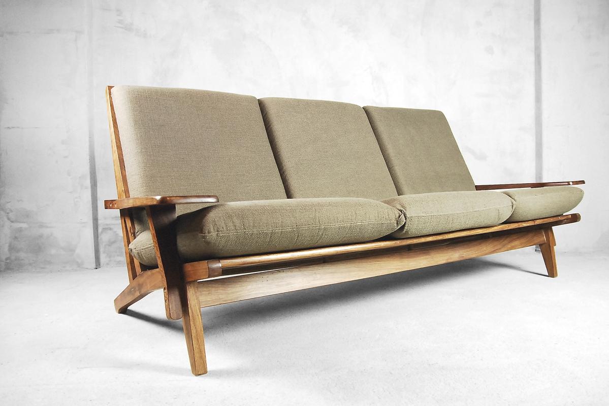 Mid-Century Modern Brazilian Zoomorphic Vintage Sofa, 1960s For Sale 5