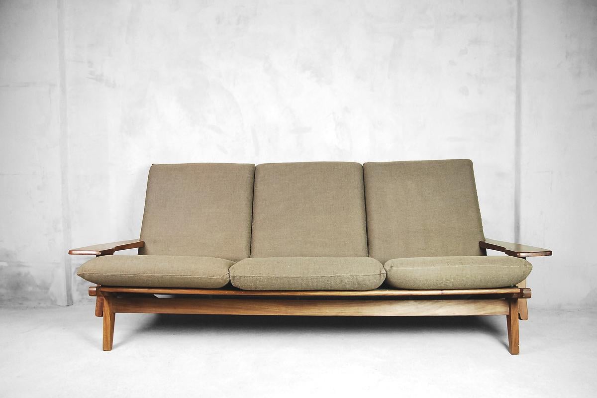 Mid-Century Modern Brazilian Zoomorphic Vintage Sofa, 1960s For Sale 12