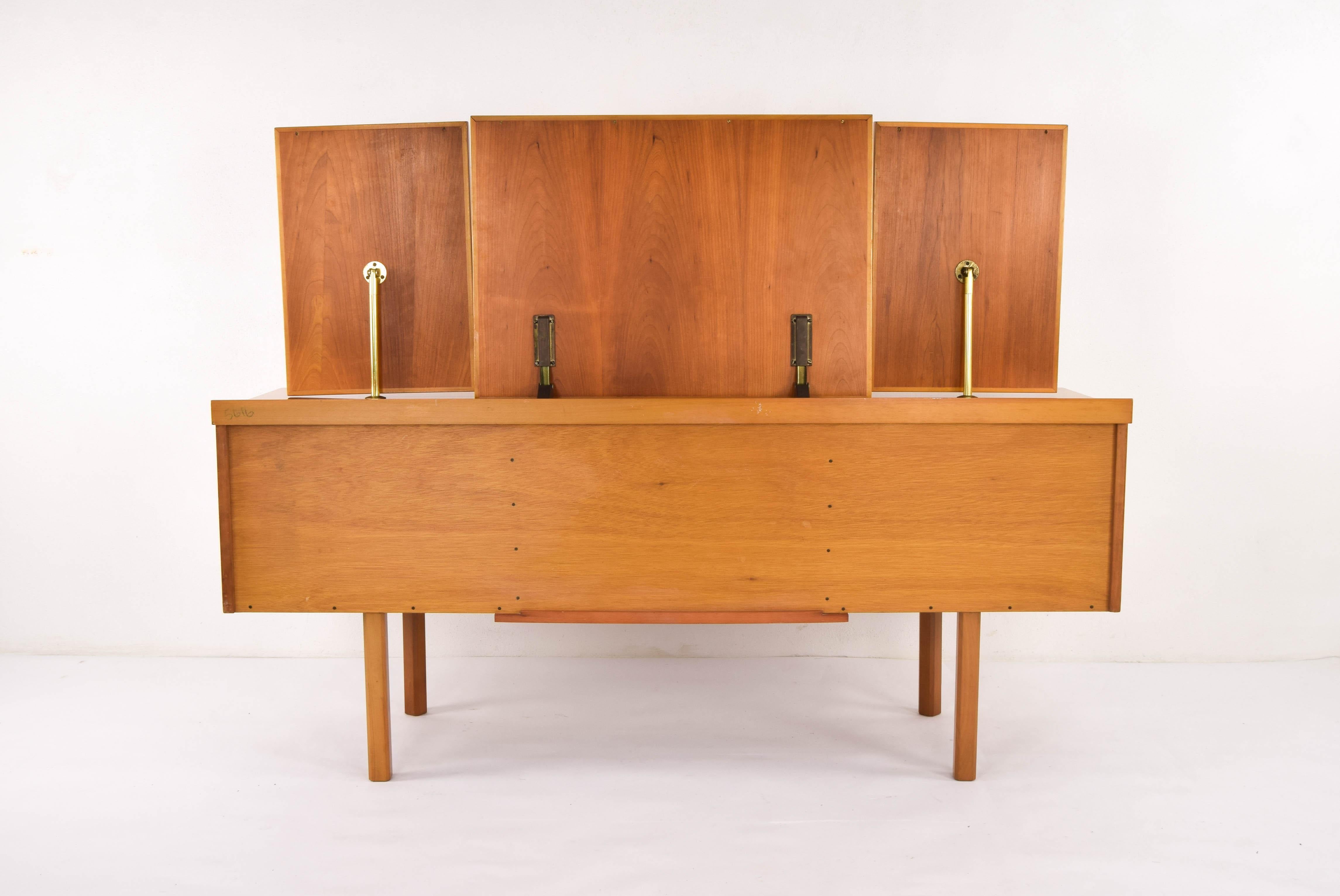 Mid-Century Modern British Beechwood Dressing Table with Triptych Mirror 1960s 8