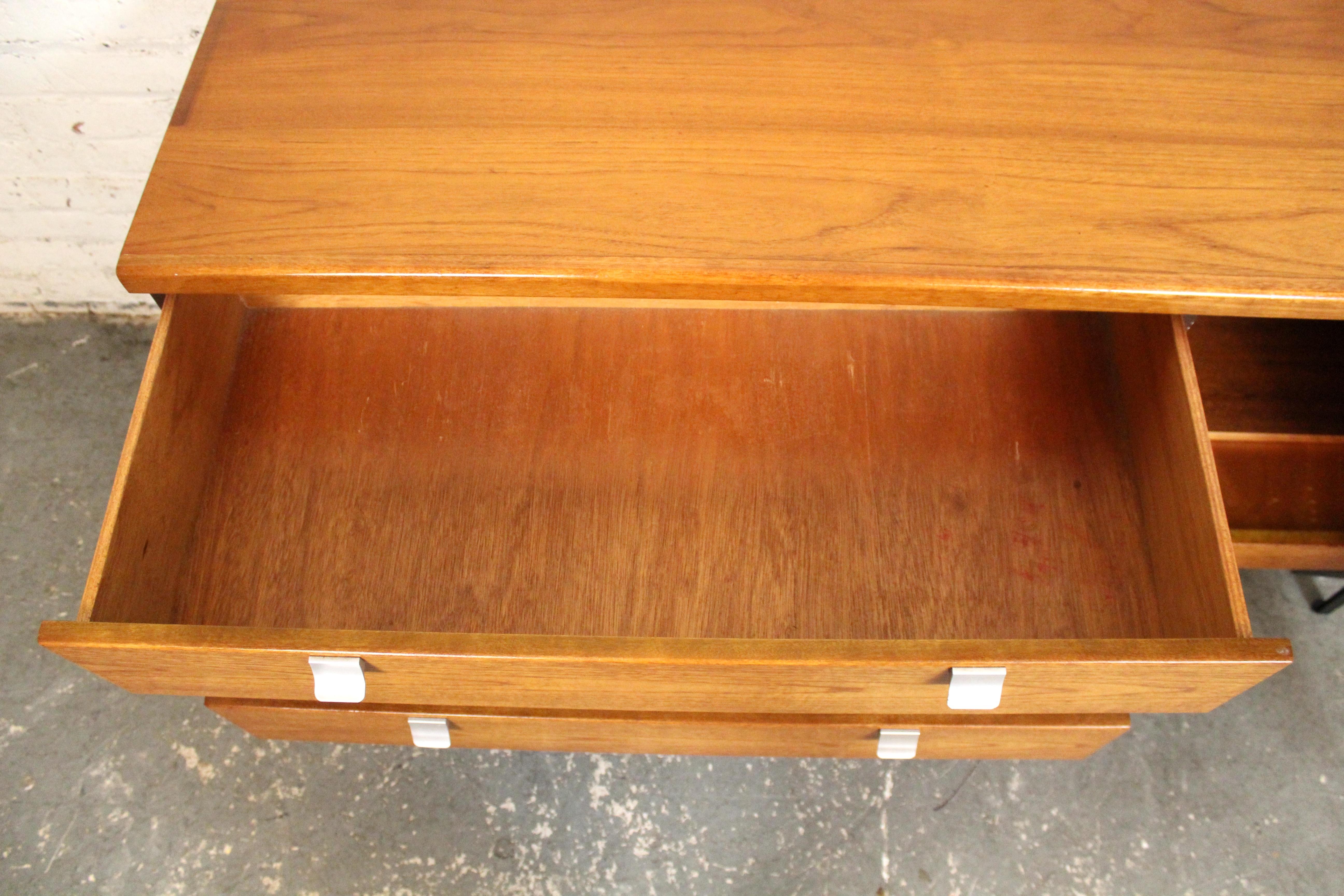 Mid-Century Modern British Teak Lowboy Dresser by White & Newton For Sale 3