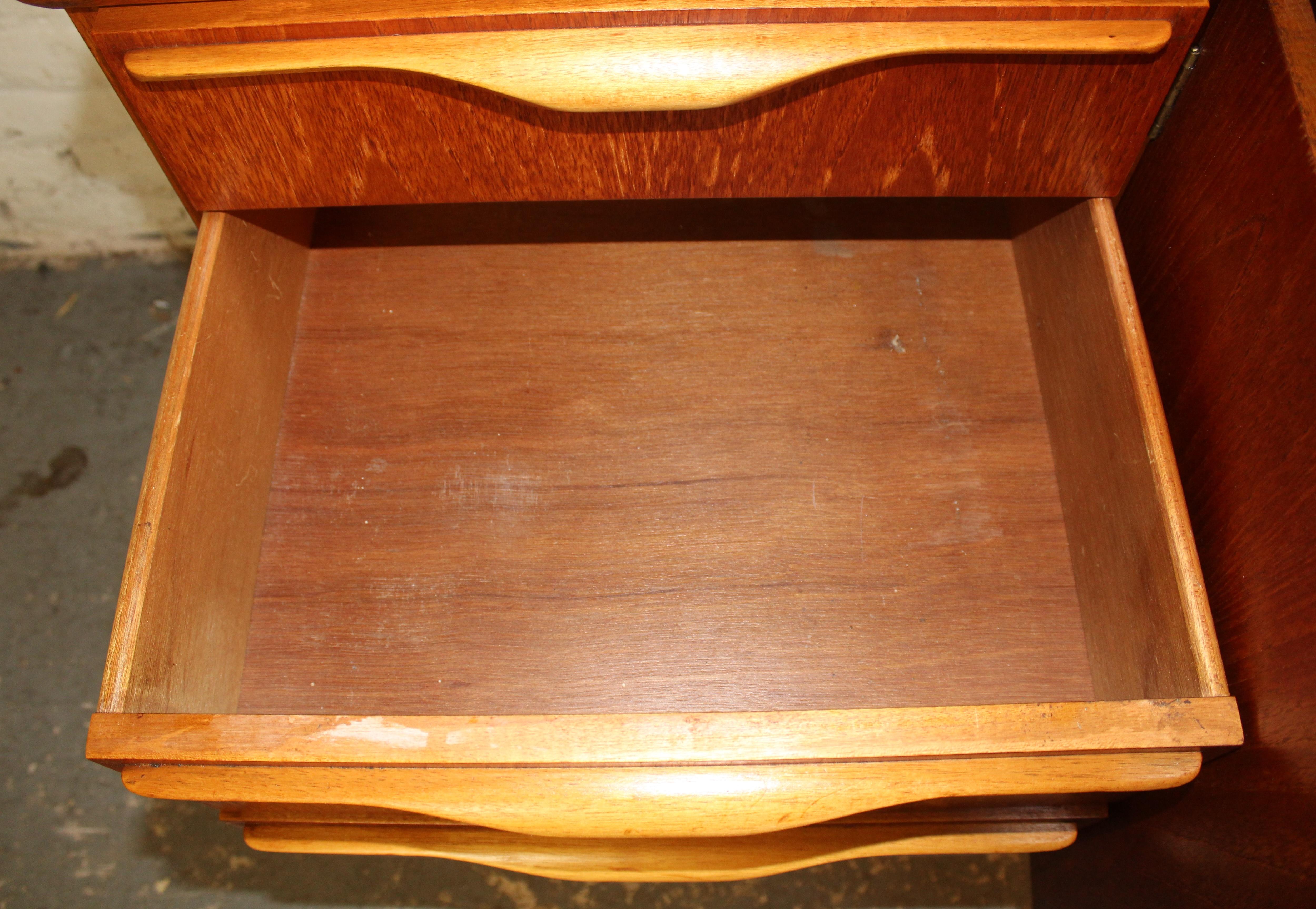 Credenza in teak British di Jentique, metà secolo, Modern in vendita 3