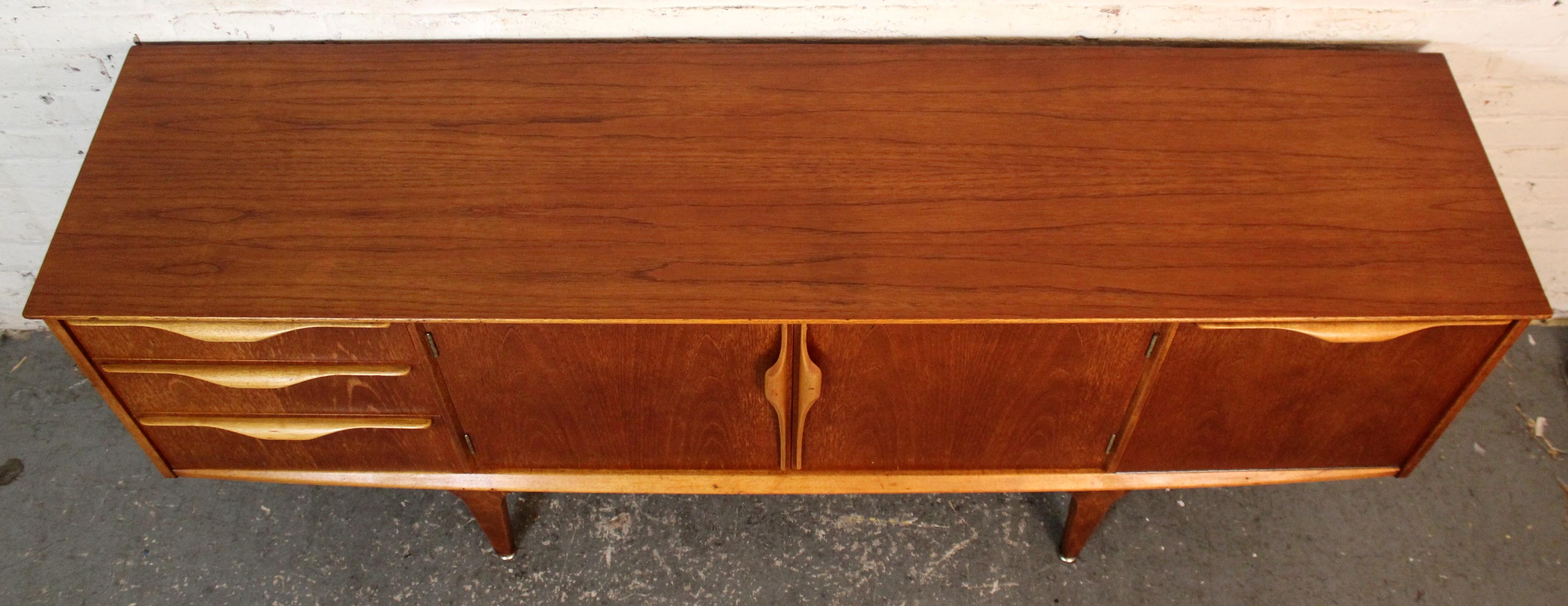 XX secolo Credenza in teak British di Jentique, metà secolo, Modern in vendita