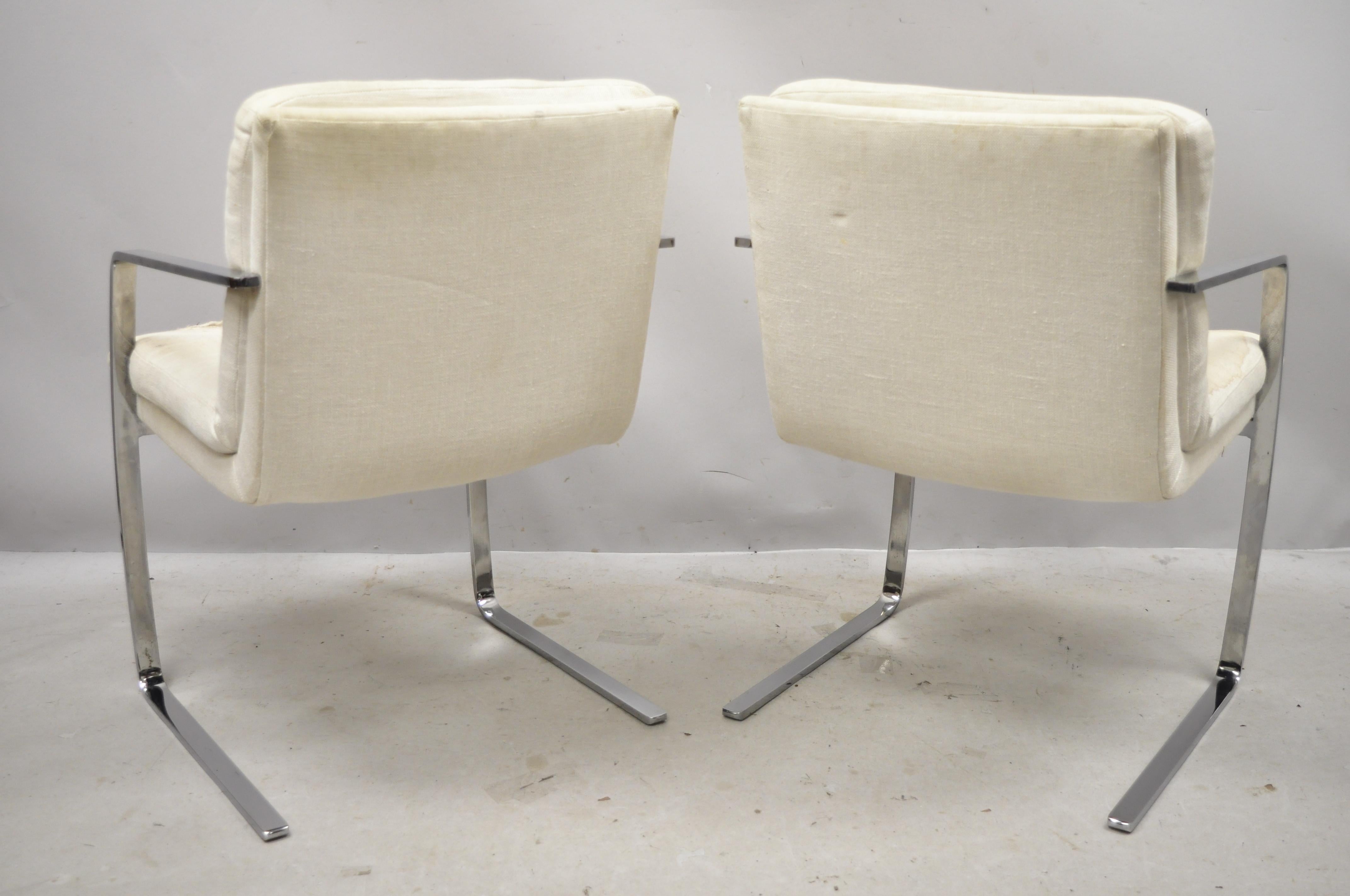 Mid-Century Modern BRNO Style Chrome Cantilever Lounge Armchairs 'C', a Pair For Sale 3