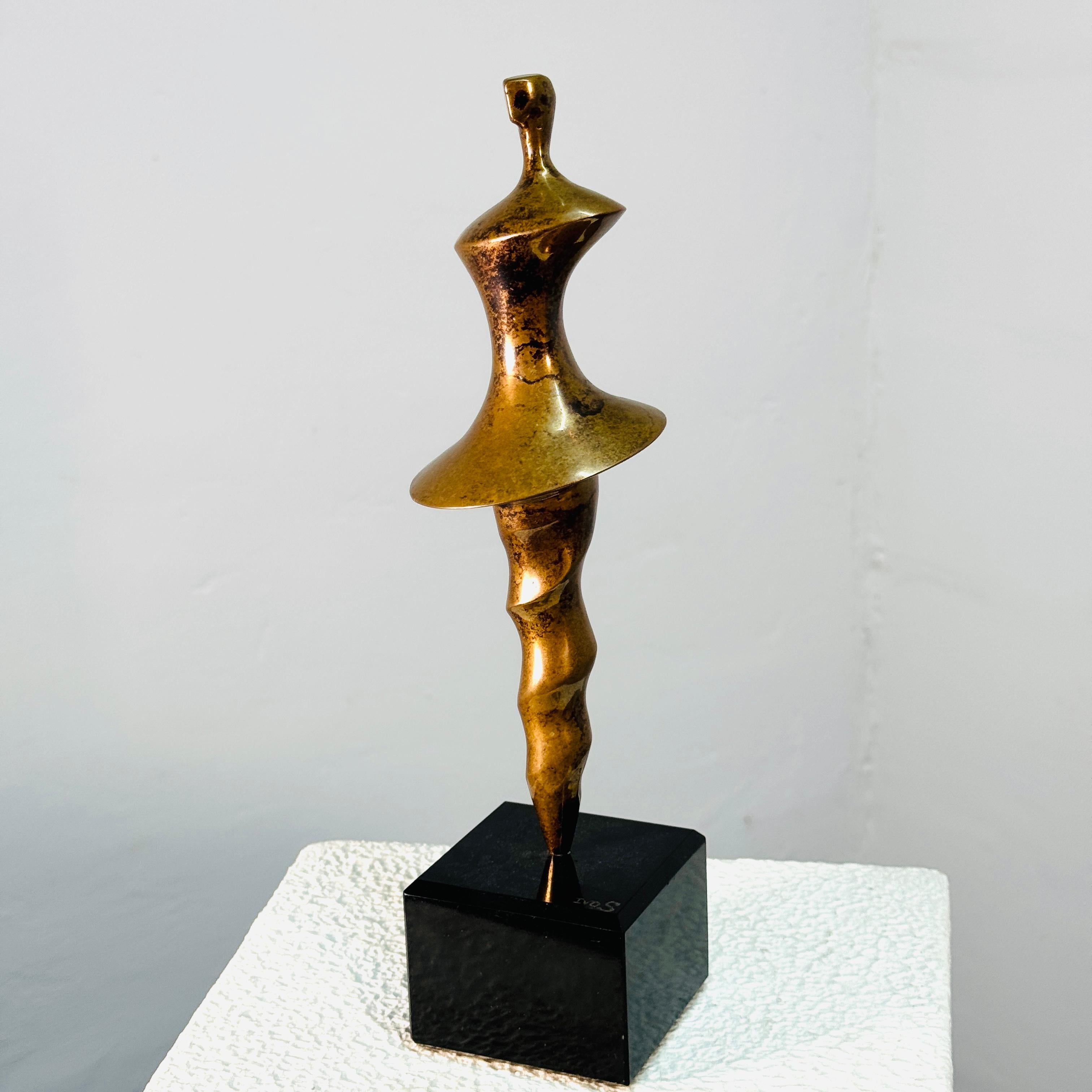 Mid Century Modern bronze ‘Ballerina’ on marble pedestal. In Good Condition For Sale In CASTENRAY, NL