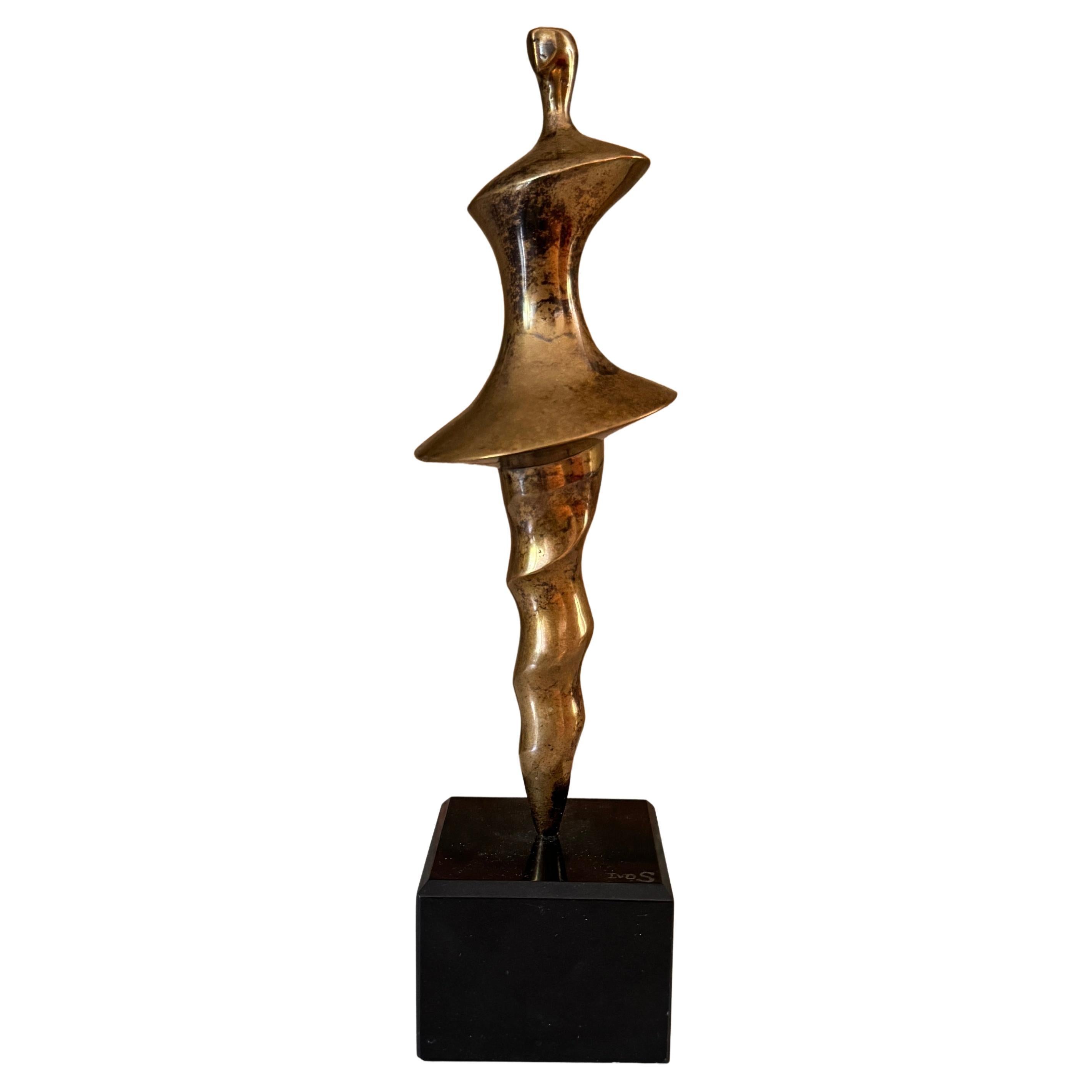 Mid Century Modern bronze ‘Ballerina’ on marble pedestal. en vente
