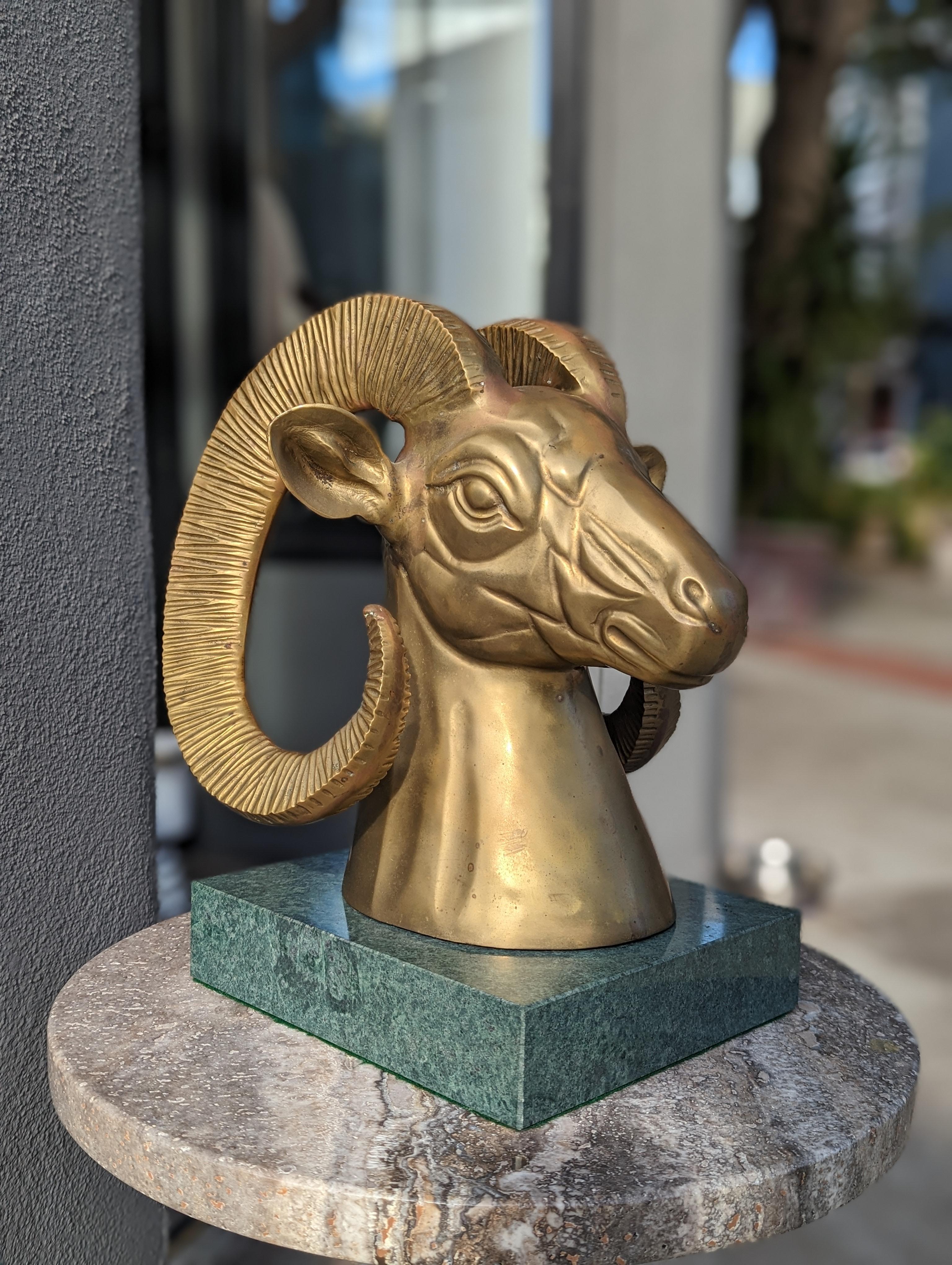 Große Widderbüste aus Bronze mit Horn, Mid-Century Modern im Zustand „Gut“ im Angebot in San Francisco, CA