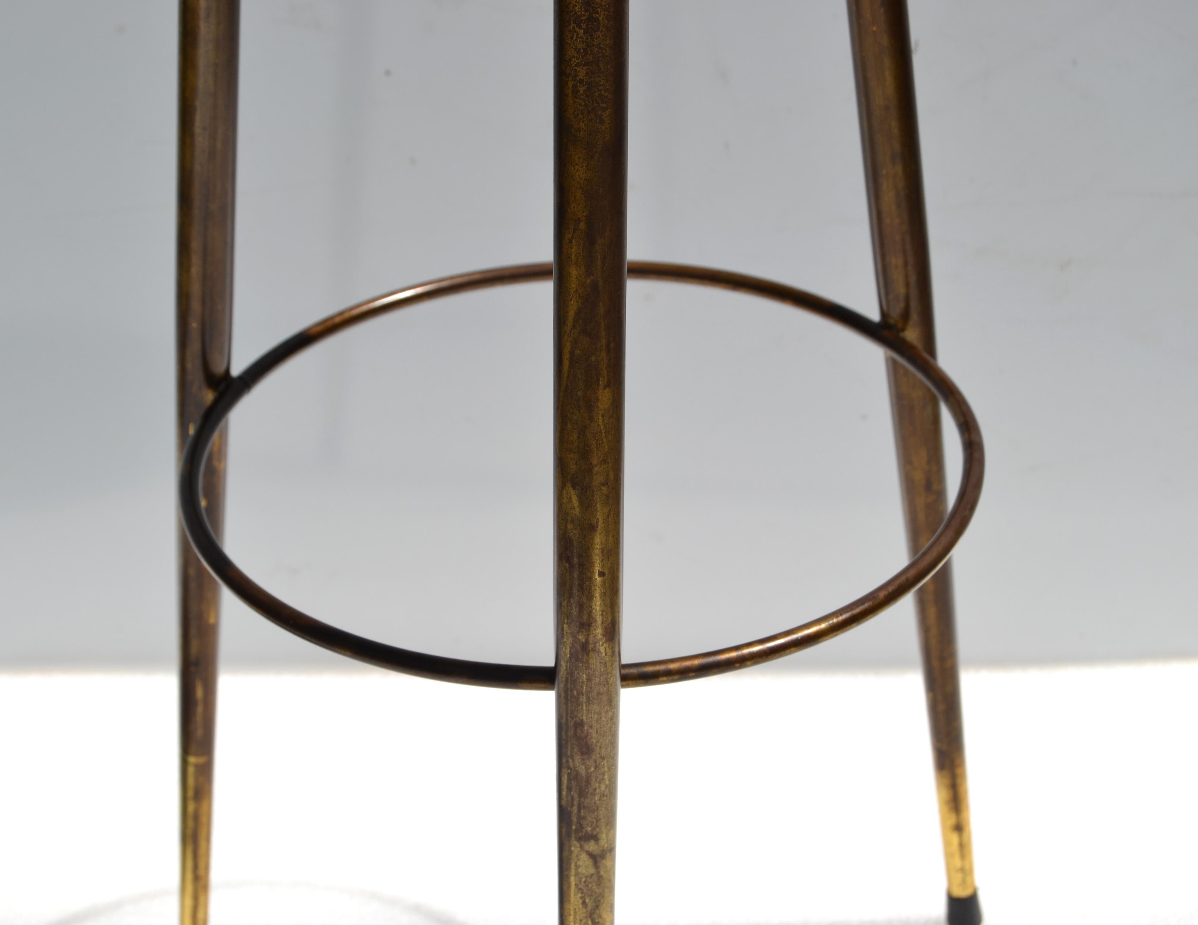 Mid-Century Modern Bronze, Brass & Laminate Wood Drink Side Table Tripod Base In Good Condition For Sale In Miami, FL