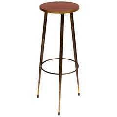 Table d'appoint à trois pieds en bronze, laiton et bois stratifié, de style moderne du milieu du siècle dernier