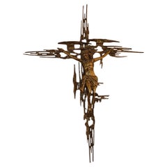 crucifix brutaliste moderne du milieu du siècle dernier par Salvador Dali Italie 1970