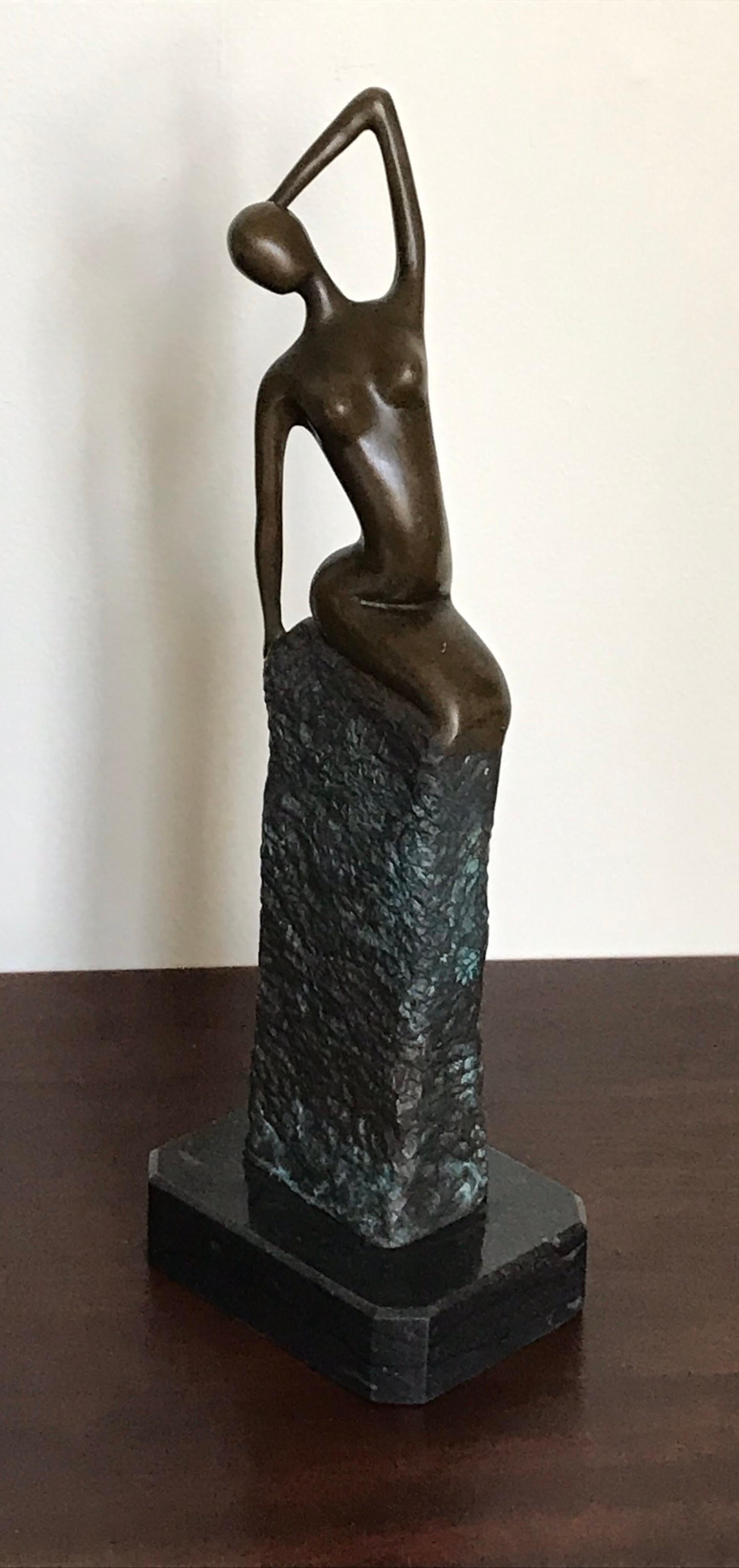 Very nice bronze nude female figurine sculpture by Aldo Vitaleh, Italy. Beautiful nude woman atop bronze pedestal. Signed by the artist.