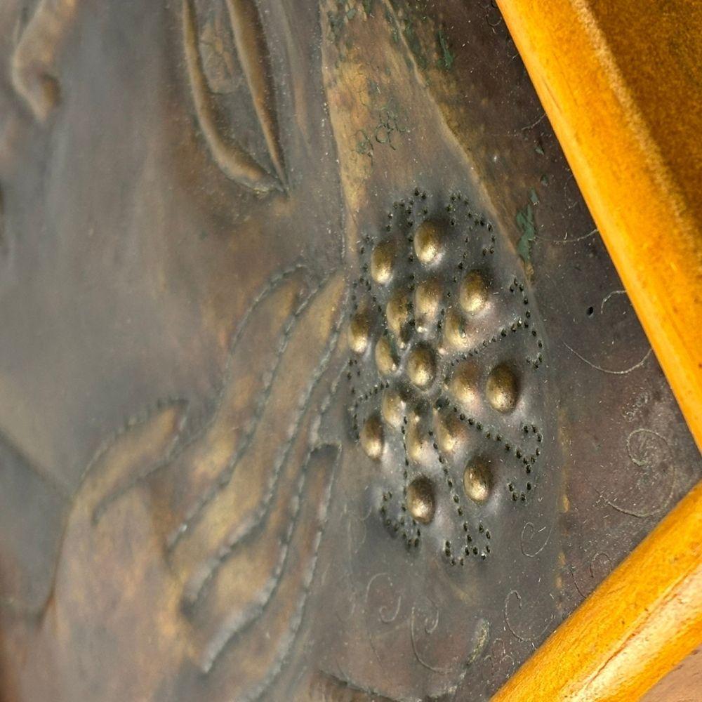 Moderne Wanddekoration aus Bronze mit weiblichem Kopf aus der Mitte des Jahrhunderts im Zustand „Gut“ im Angebot in Budapest, HU