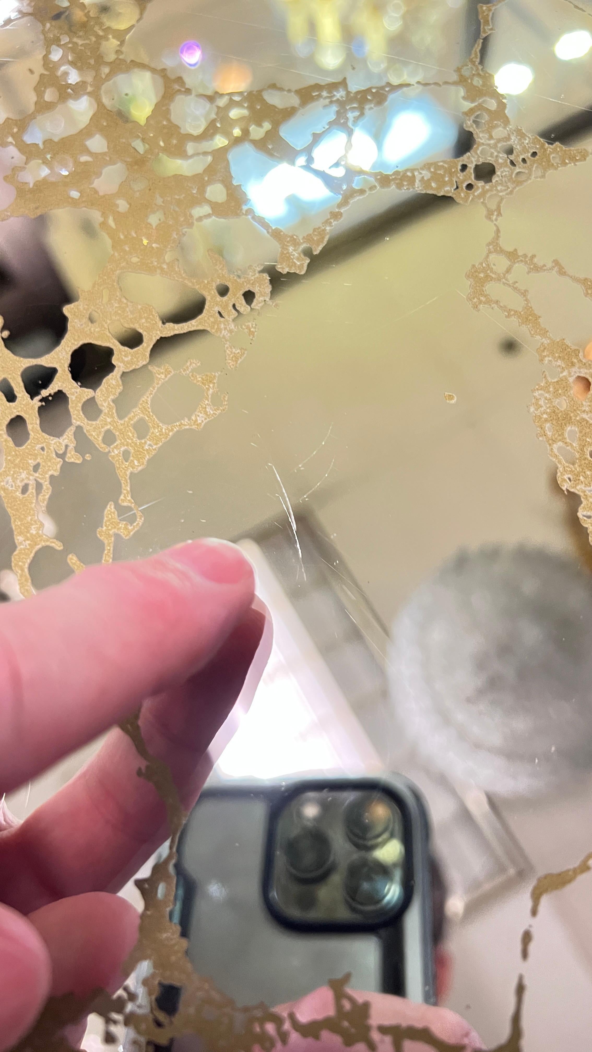 Tavolino da caffè moderno di metà secolo in vetro dorato e pelle di capra laccata in vendita 7