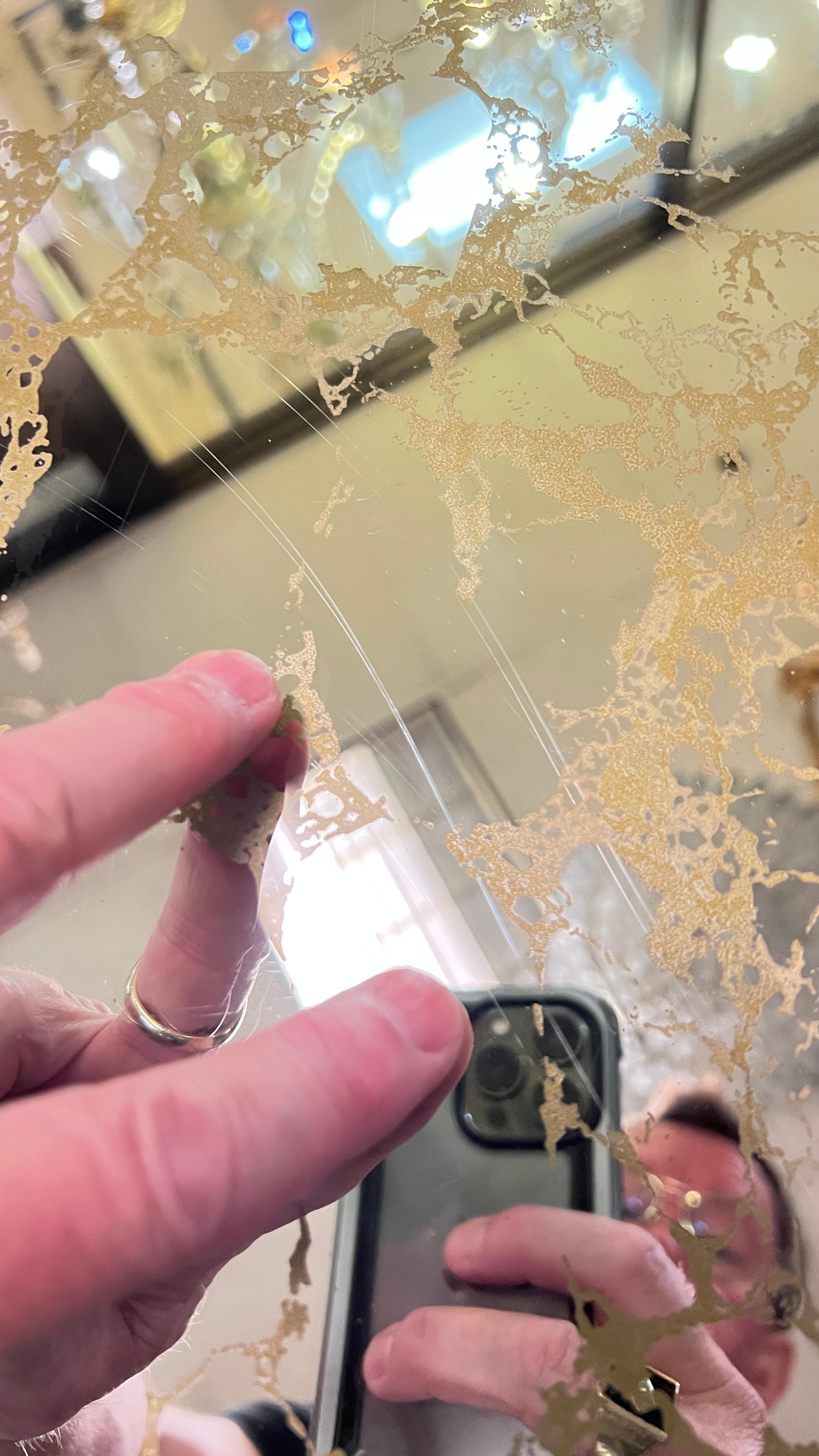 Tavolino da caffè moderno di metà secolo in vetro dorato e pelle di capra laccata in vendita 8