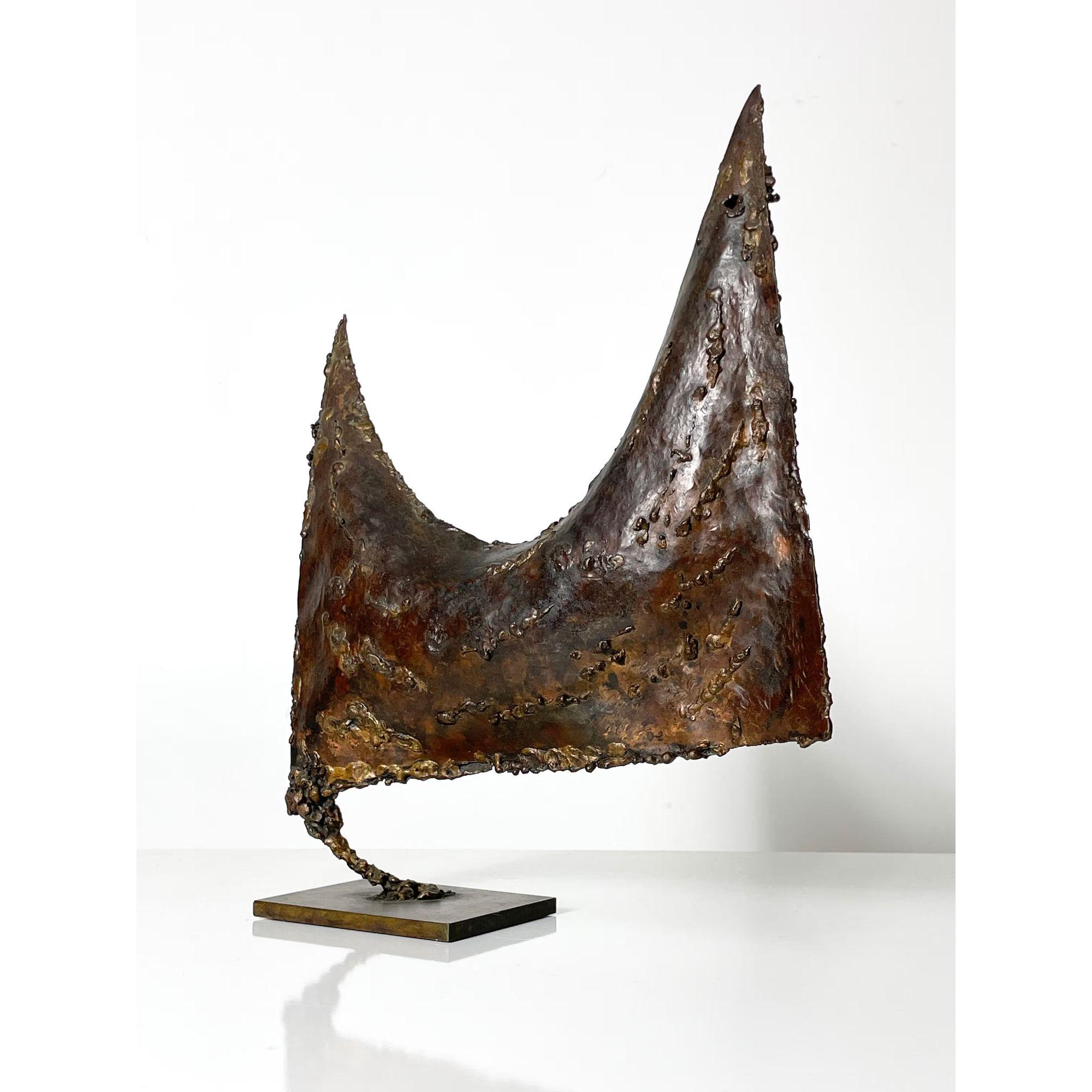 Vintage Mid Century Modern Bronze Sculpture Brutalist Welded Abstract Bird 

Very unique Brutalist abstract bird sculpture circa 1960s
Modernist piece in welded bronze cantilevered on solid base
Unsigned

Additional Information:
Materials: