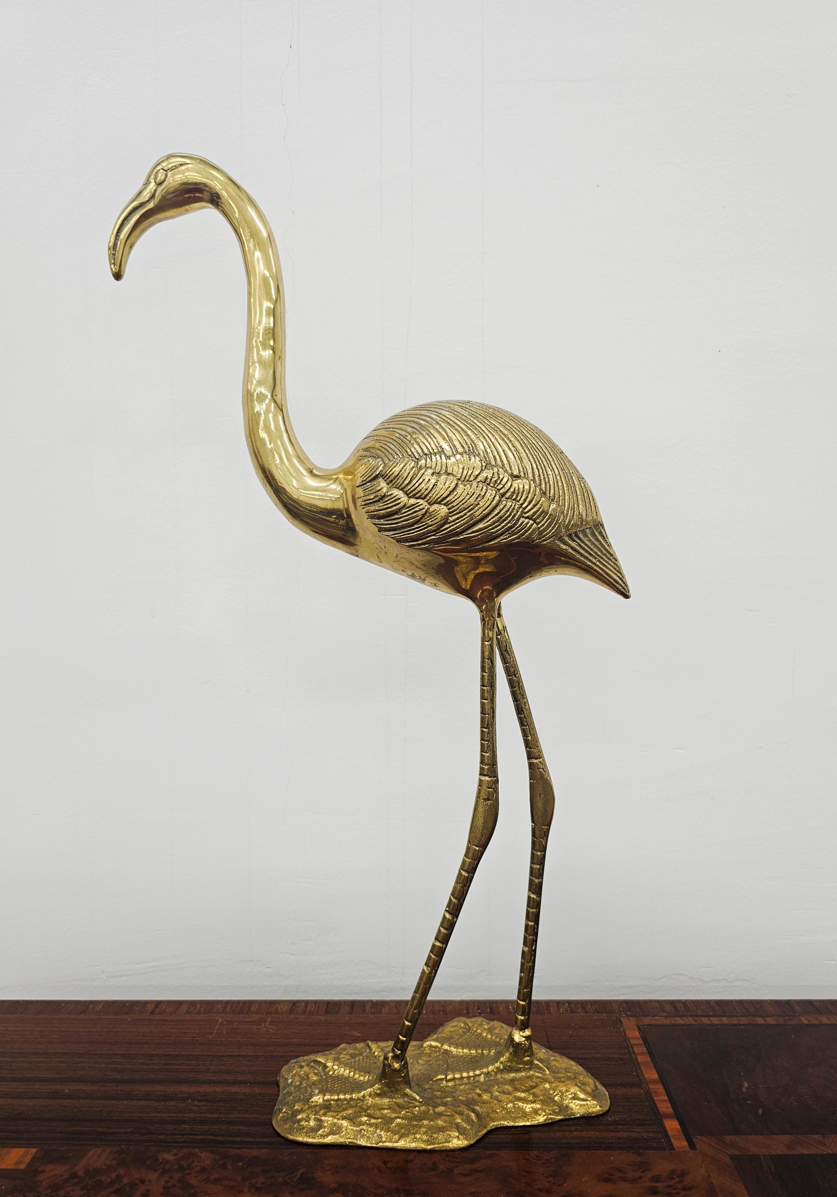 In questa inserzione troverai una rara scultura in bronzo del Mid Century Modern di un grande fenicottero prodotta da Gilde Handwerk. Realizzato in Germania Ovest negli anni '1960. 

Condizioni vintage molto buone con alcuni segni del tempo e