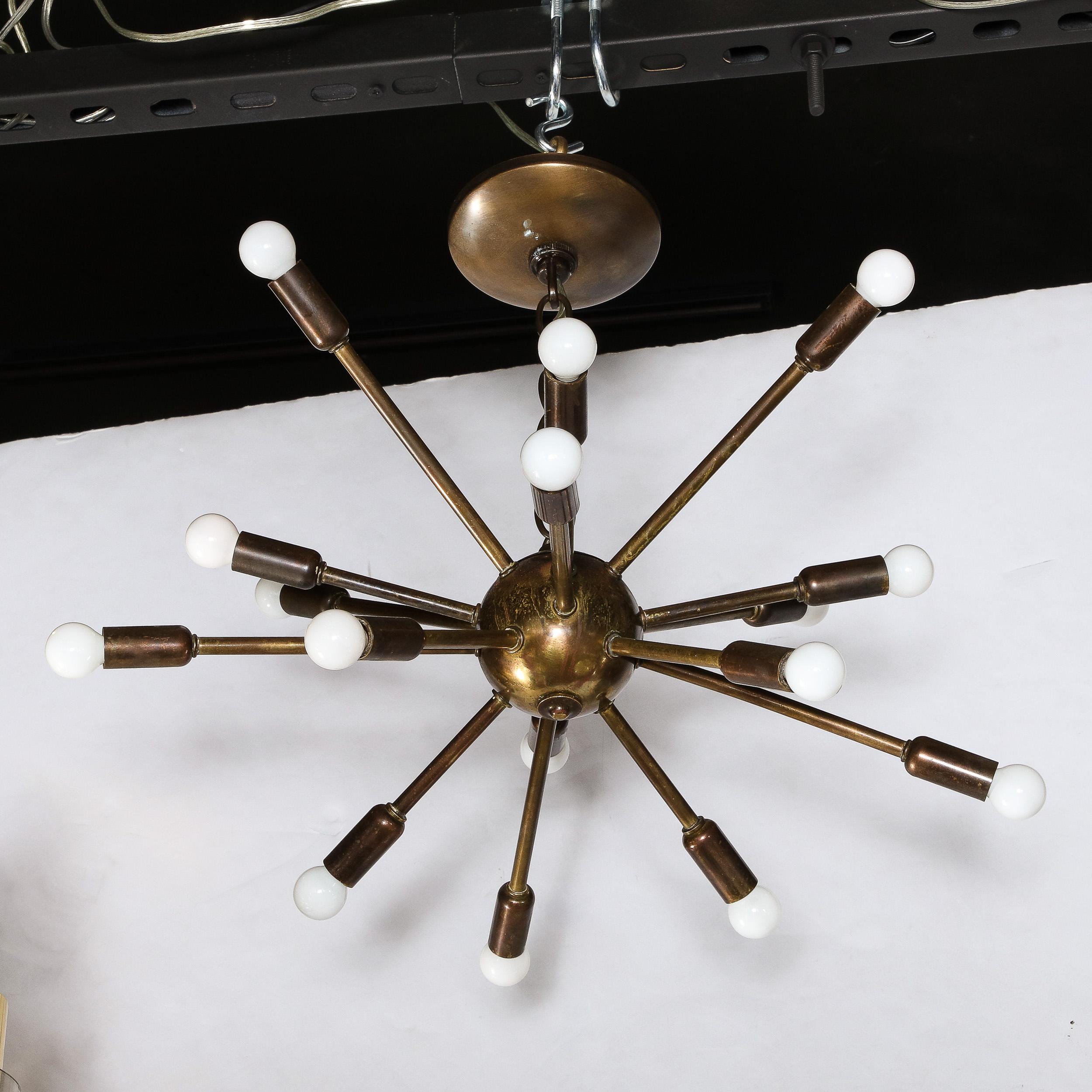 Sechzehnarmiger skulpturaler Sputnik-Kronleuchter aus Bronze aus Mitte des Jahrhunderts (Moderne der Mitte des Jahrhunderts) im Angebot
