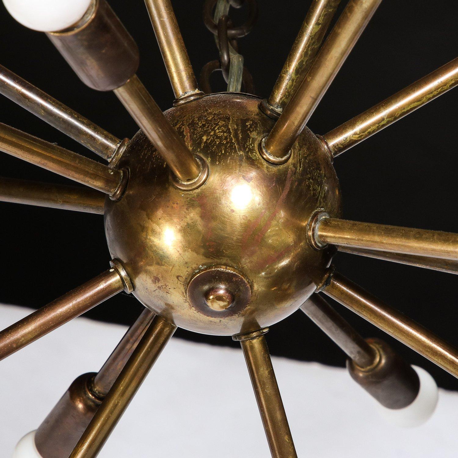 Lampadario scultoreo Sputnik a sedici bracci in bronzo della modernità di metà secolo in vendita 2
