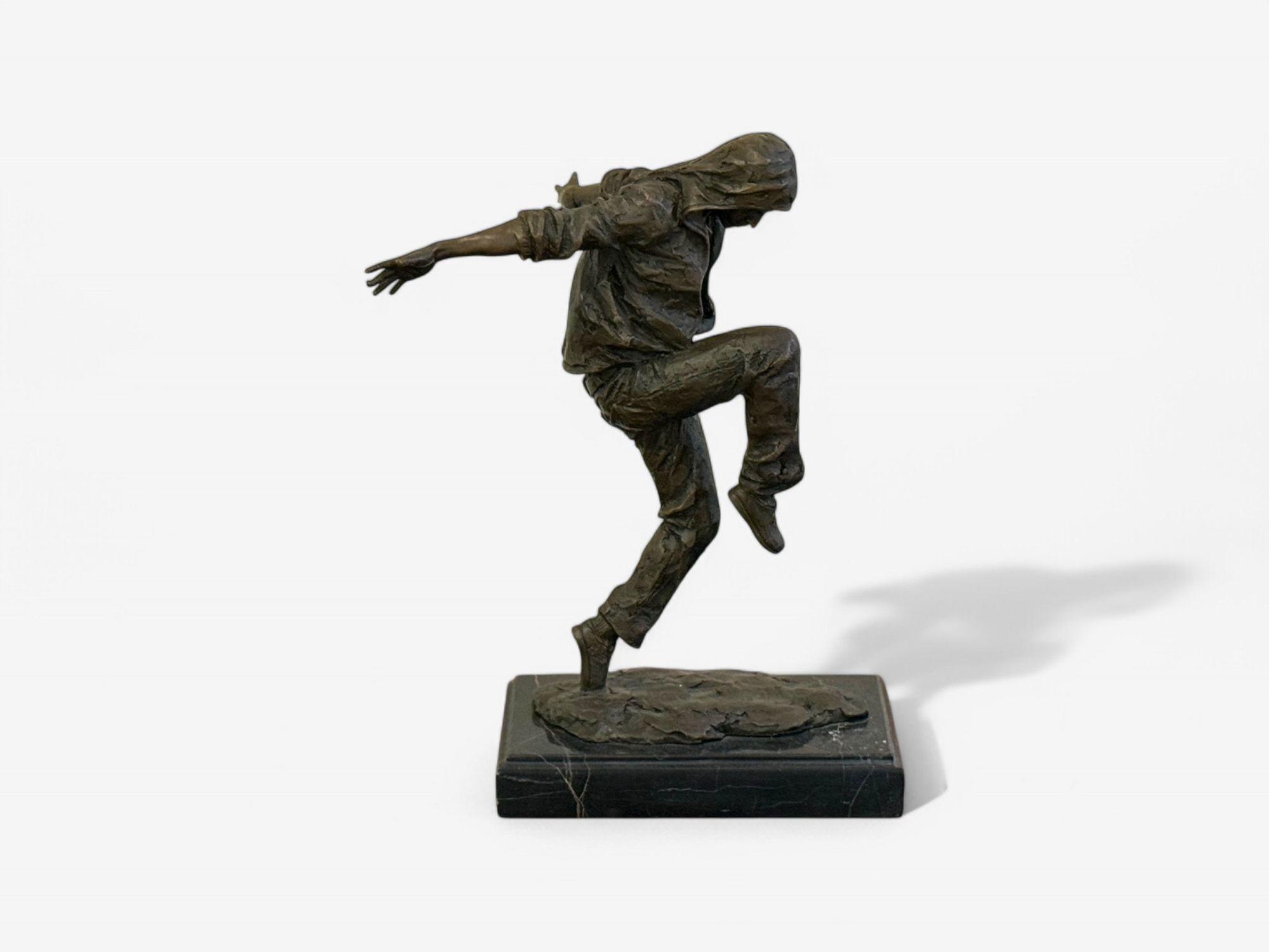 Modernité du milieu du siècle, bronze, sculpture de table, statue de break-dancer, États-Unis, années 1980 en vente 5
