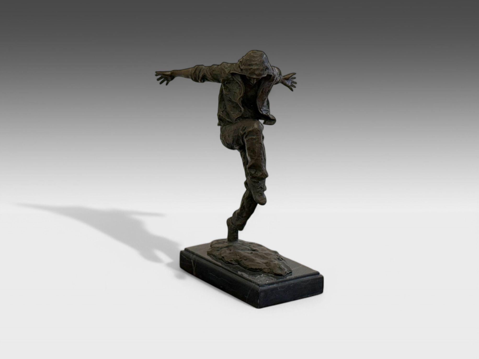 Modernité du milieu du siècle, bronze, sculpture de table, statue de break-dancer, États-Unis, années 1980

Sculpture de table ou statue moderne en bronze représentant un break-dancer en mouvement. Cette œuvre repose sur un socle en marbre.

Bronze,