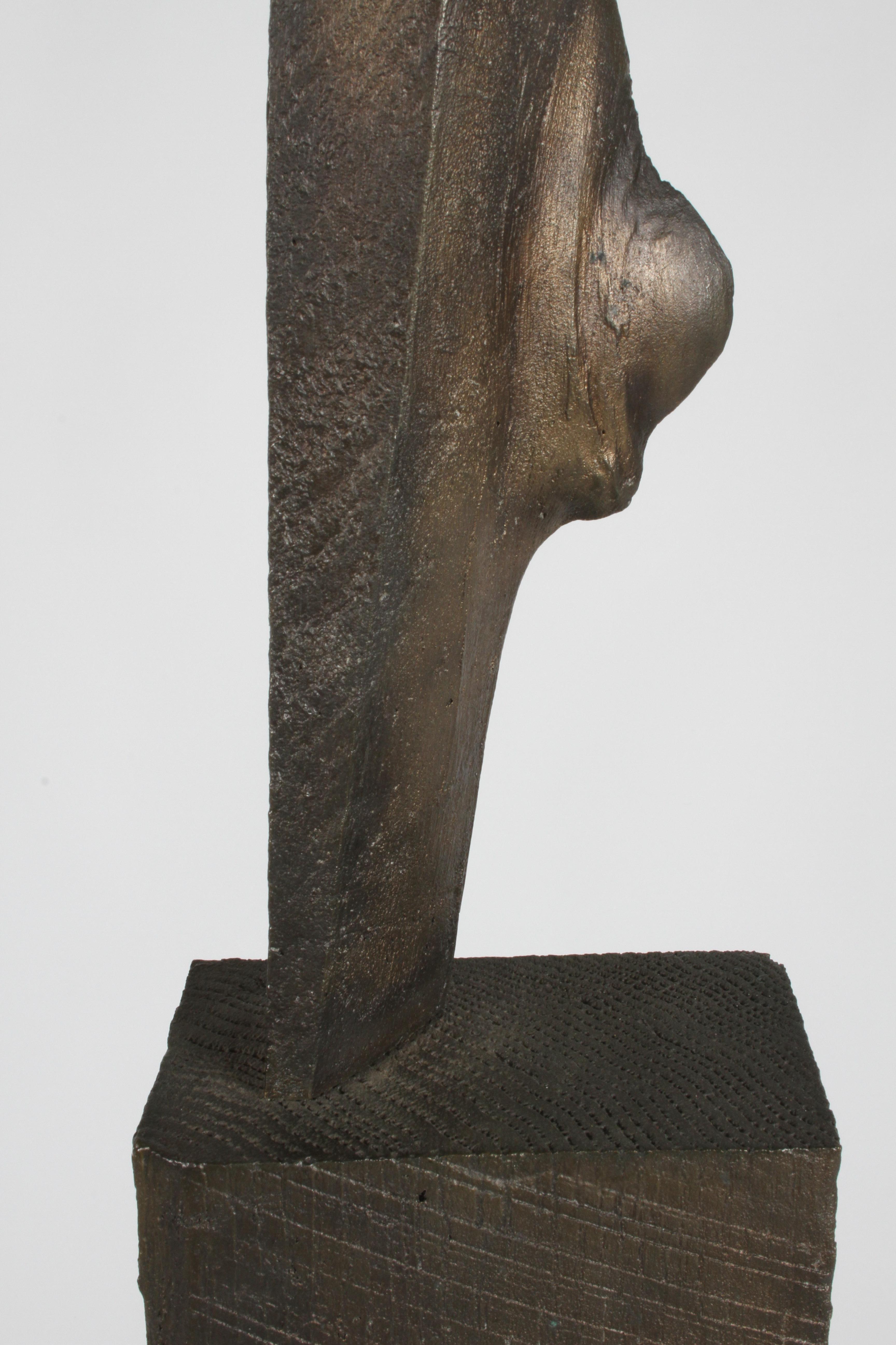 Américain Sculpture en forme de TOTEM de style brutaliste en bronze avec texture en bois, mi-siècle moderne en vente