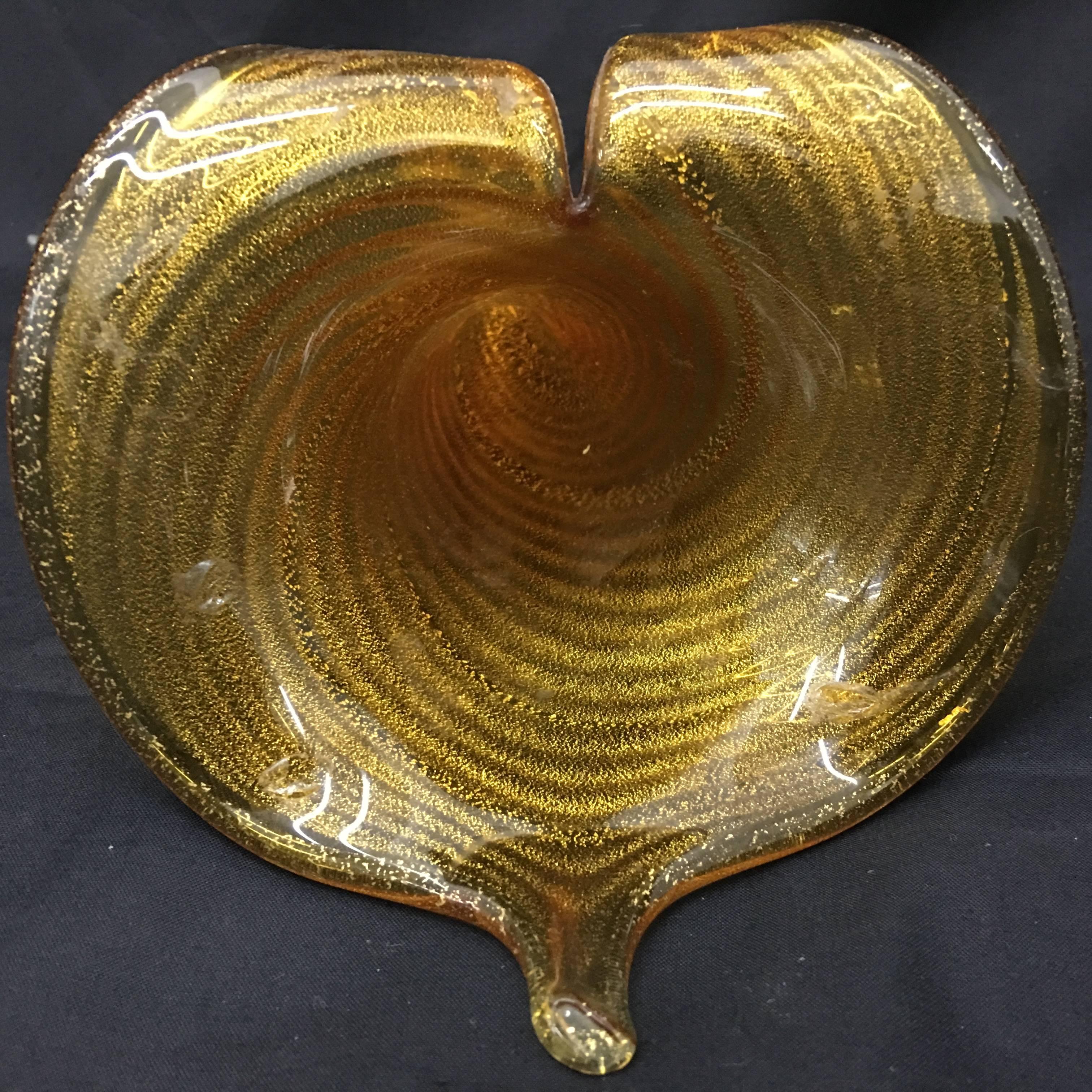 Hand-Crafted Mid-Century Modern Brown and Gold Murano Glass Cornucopia, circa 1960