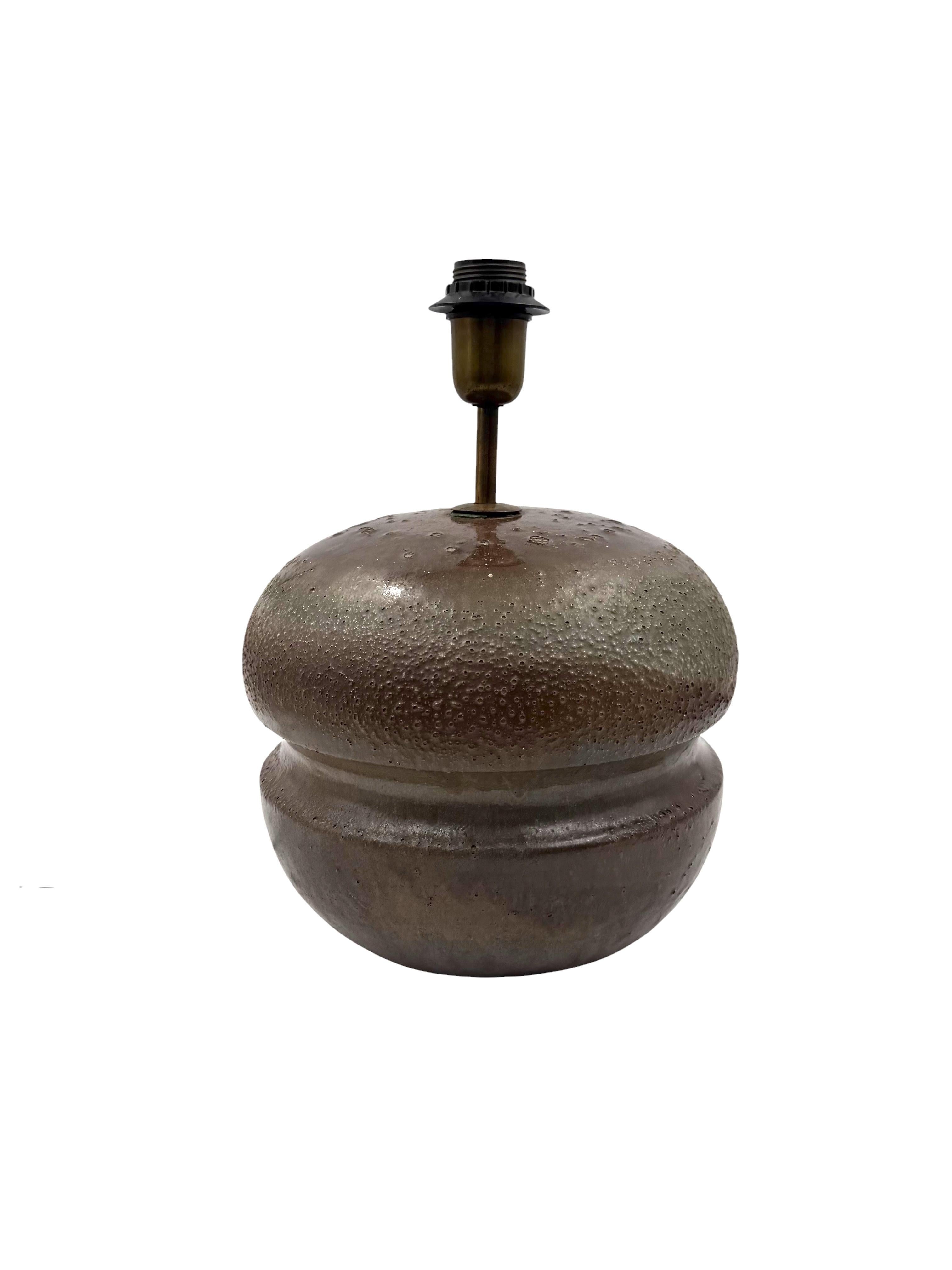 Mid-century modern brown ceramic lamp base,  France 1960s en venta 4
