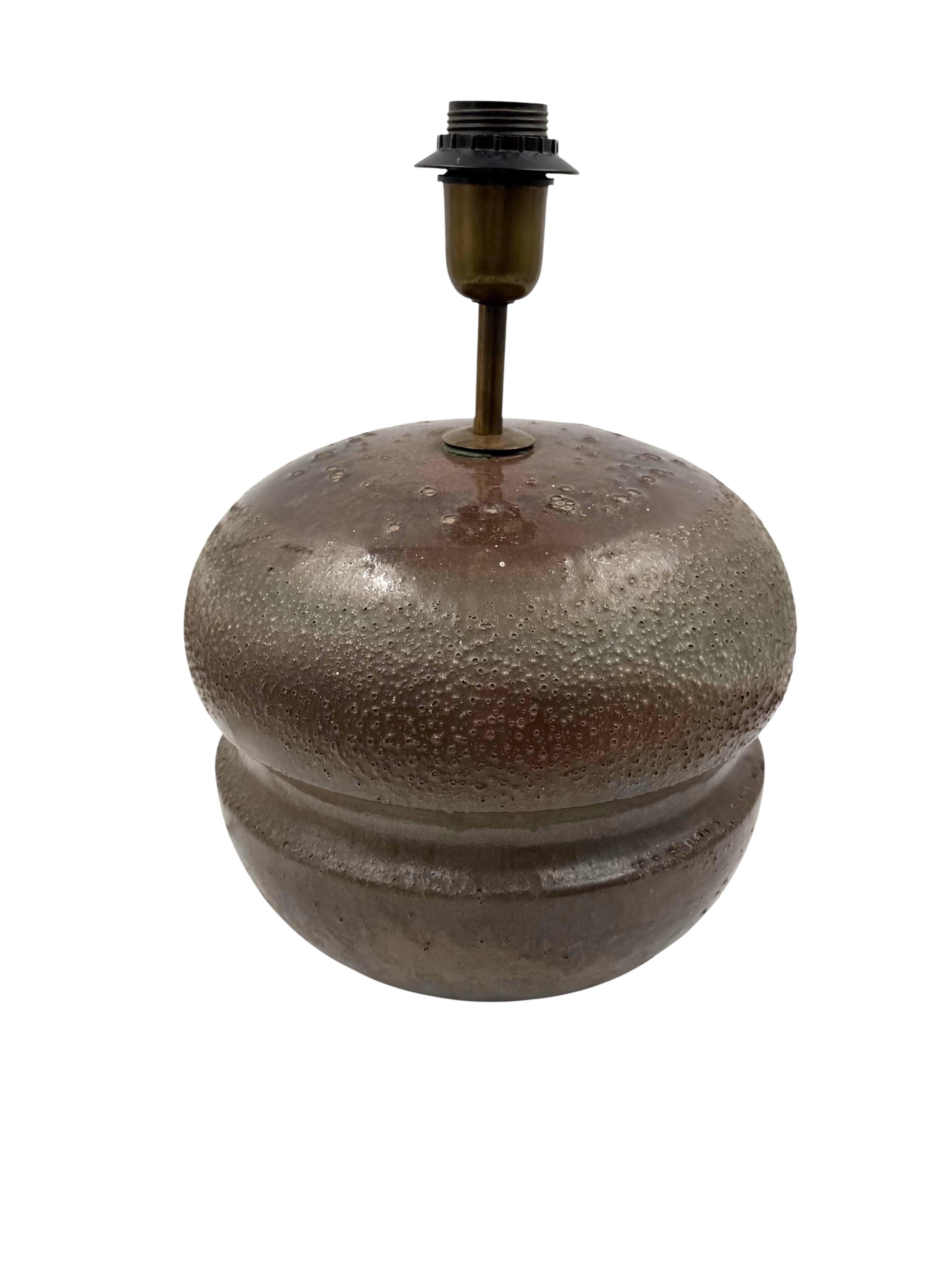 Mid-century modern brown ceramic lamp base,  France 1960s en venta 5