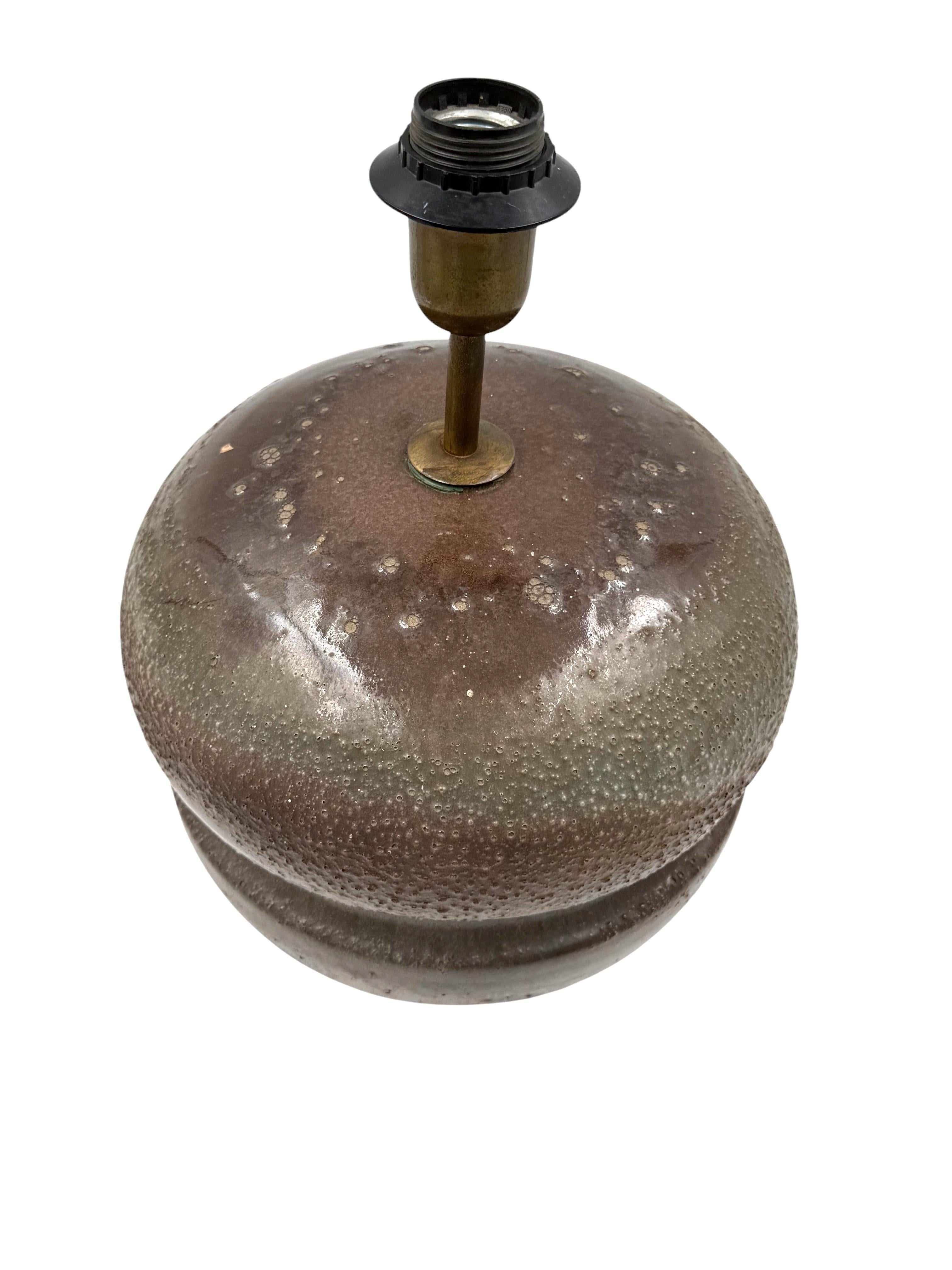 Mid-century modern brown ceramic lamp base,  France 1960s en venta 7