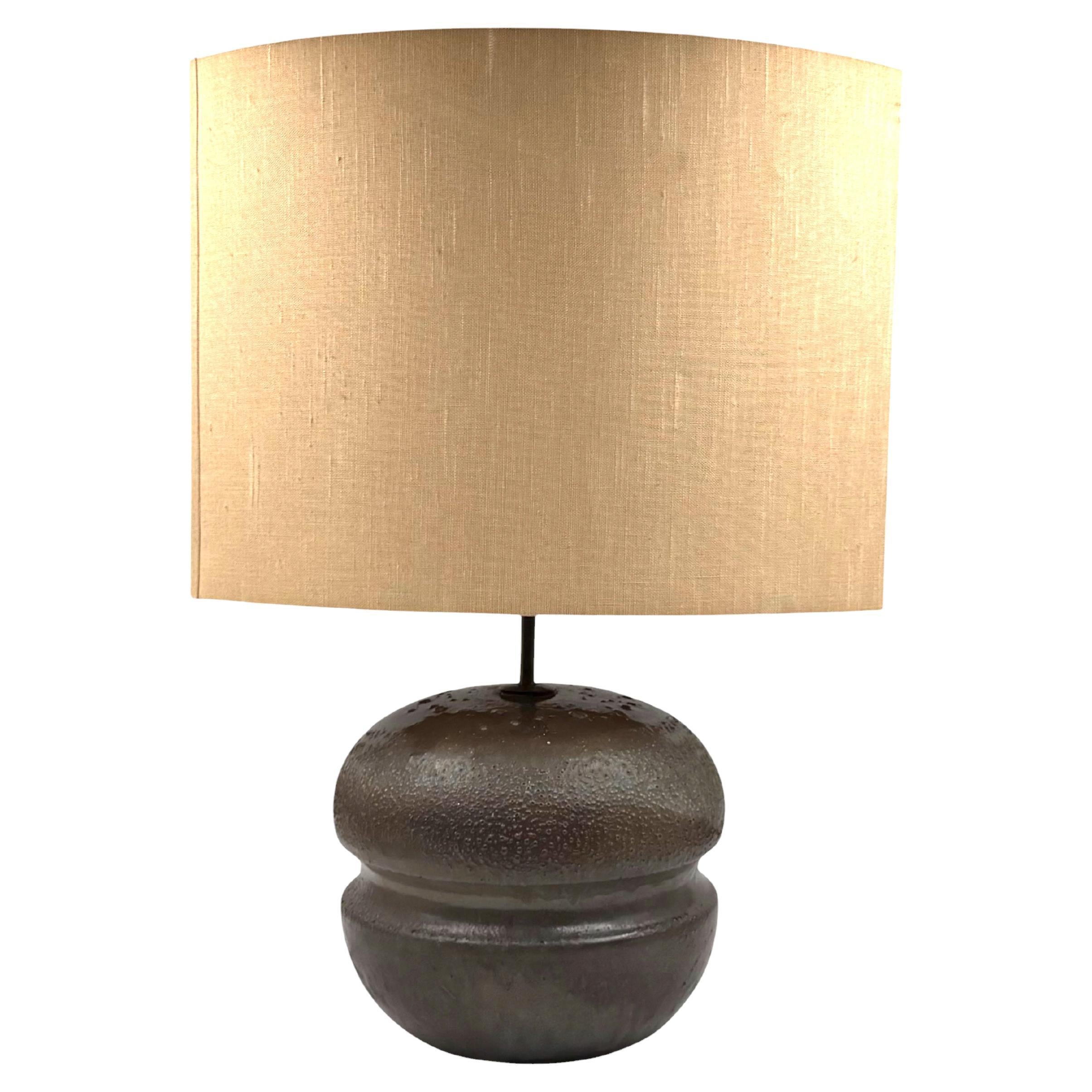 Mid-century modern brown ceramic lamp base,  France 1960s en venta