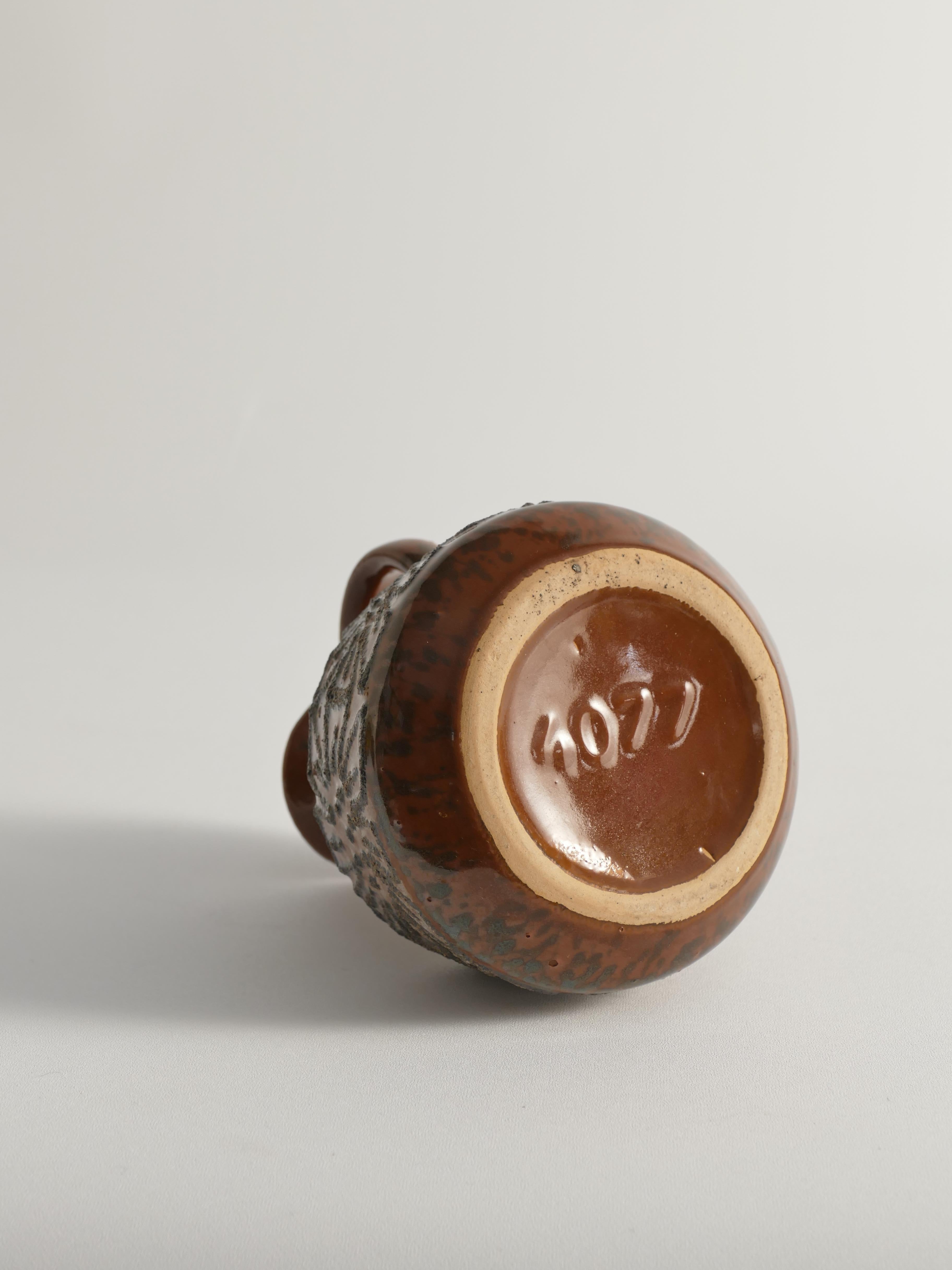 Vaso in ceramica marrone di VEB Haldensleben, Germania orientale, 1960 in vendita 2