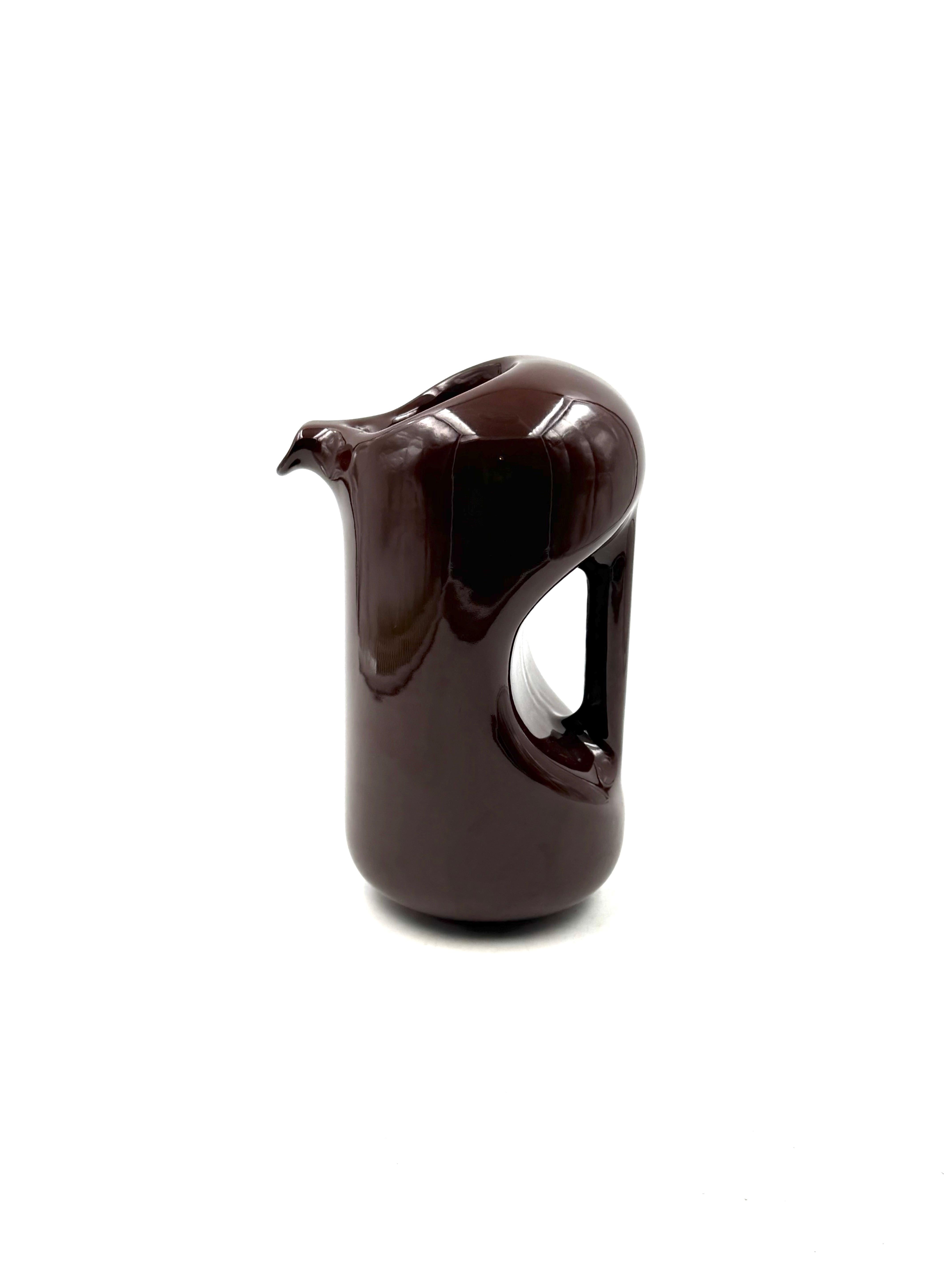 Mid-century modern brown ceramic vase / jug, Il Picchio Italy 1970s In condizioni buone in vendita a Firenze, IT
