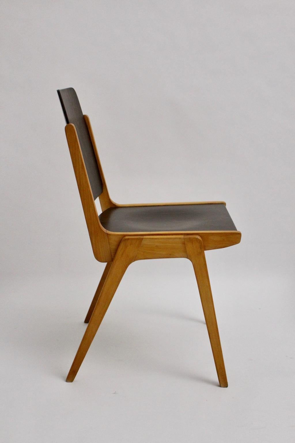 Braune Esszimmerstühle, Mid-Century Modern, Franz Schuster 1959, Satz von zwölf Stühlen im Angebot 1