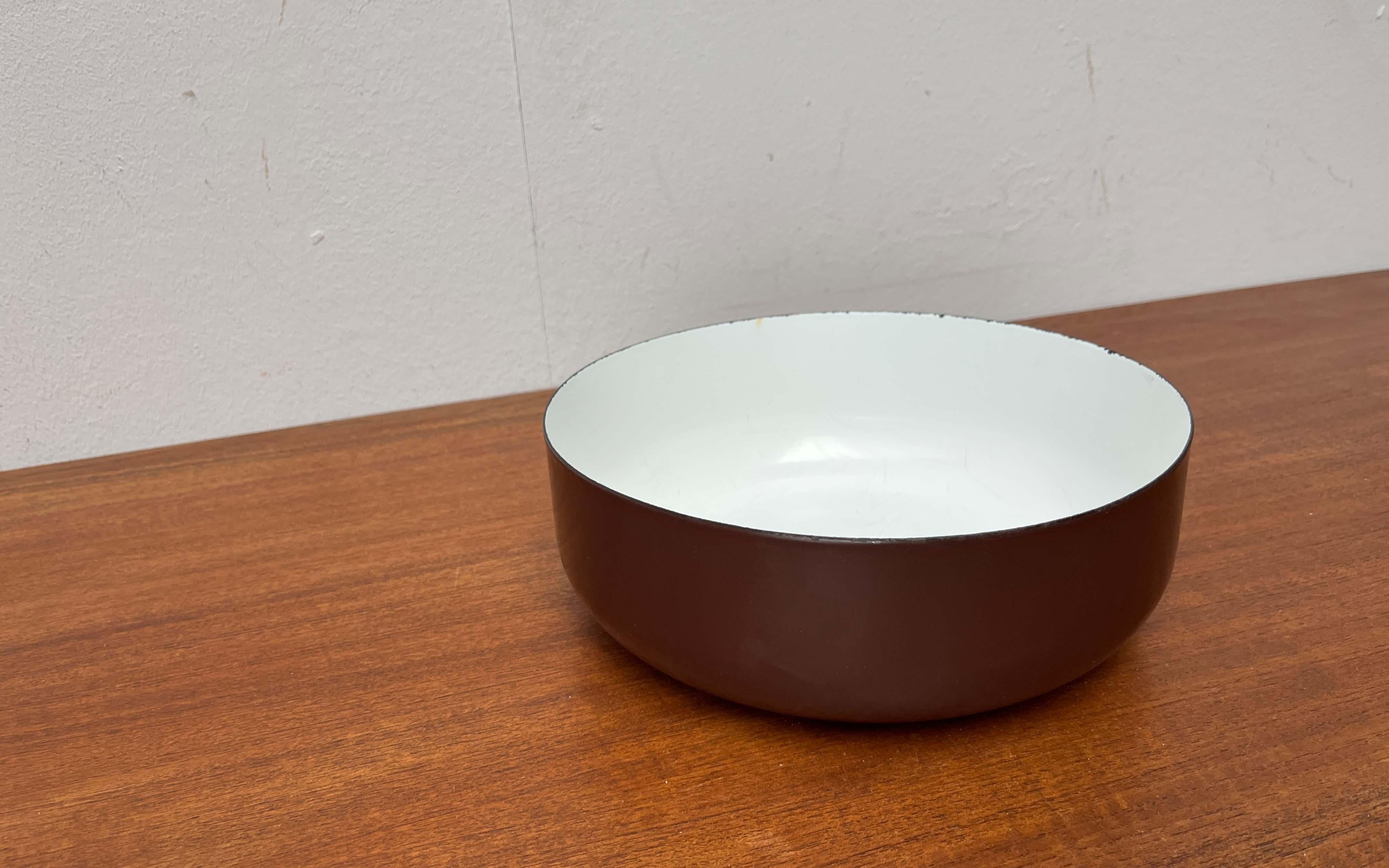 Braune Emaille-Schale von Kaj Franck für Finel, Finnland, 1960er Jahre, Mitte des Jahrhunderts im Angebot 4