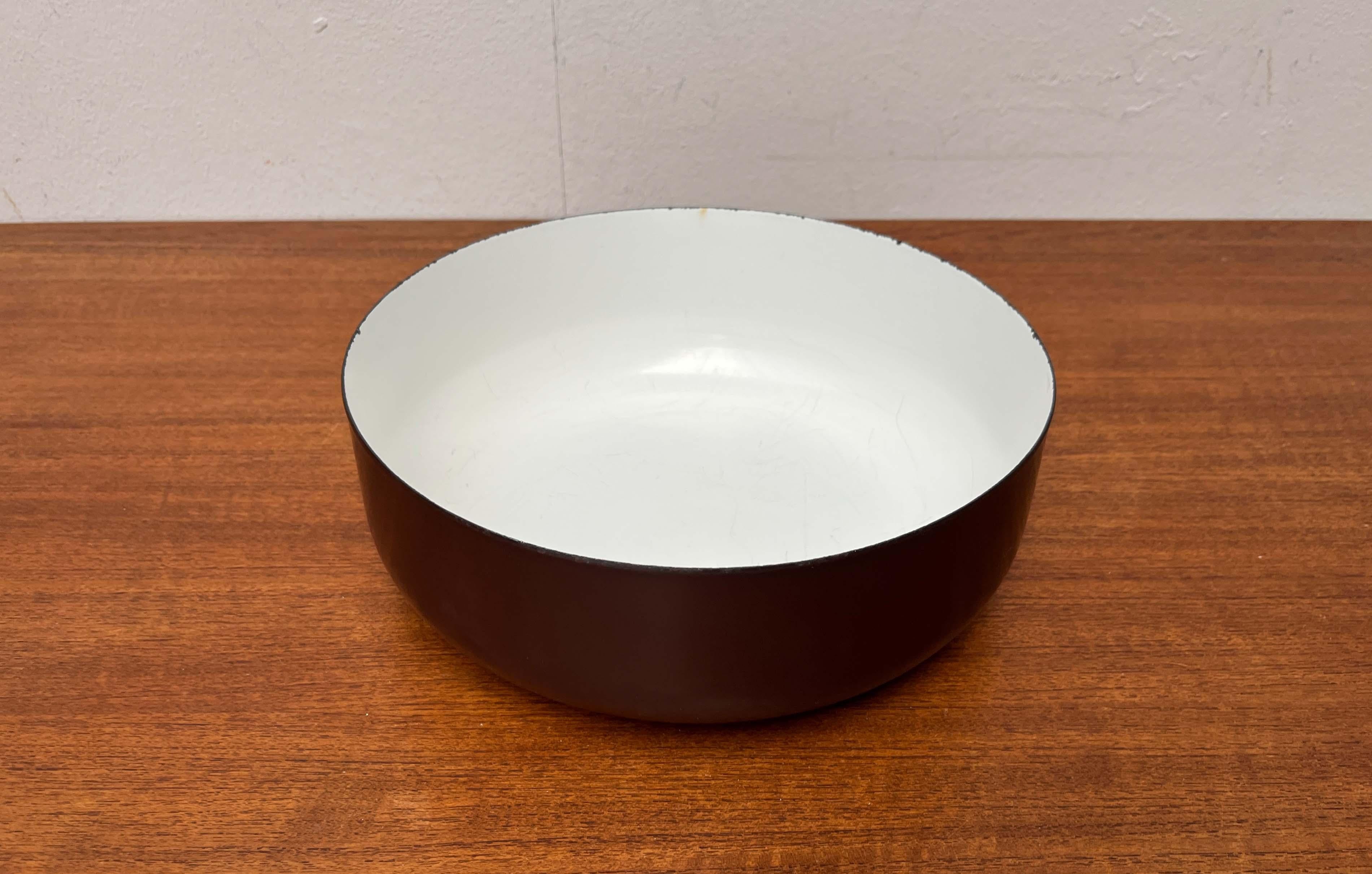 Braune Emaille-Schale von Kaj Franck für Finel, Finnland, 1960er Jahre, Mitte des Jahrhunderts im Zustand „Gut“ im Angebot in Hamburg, DE