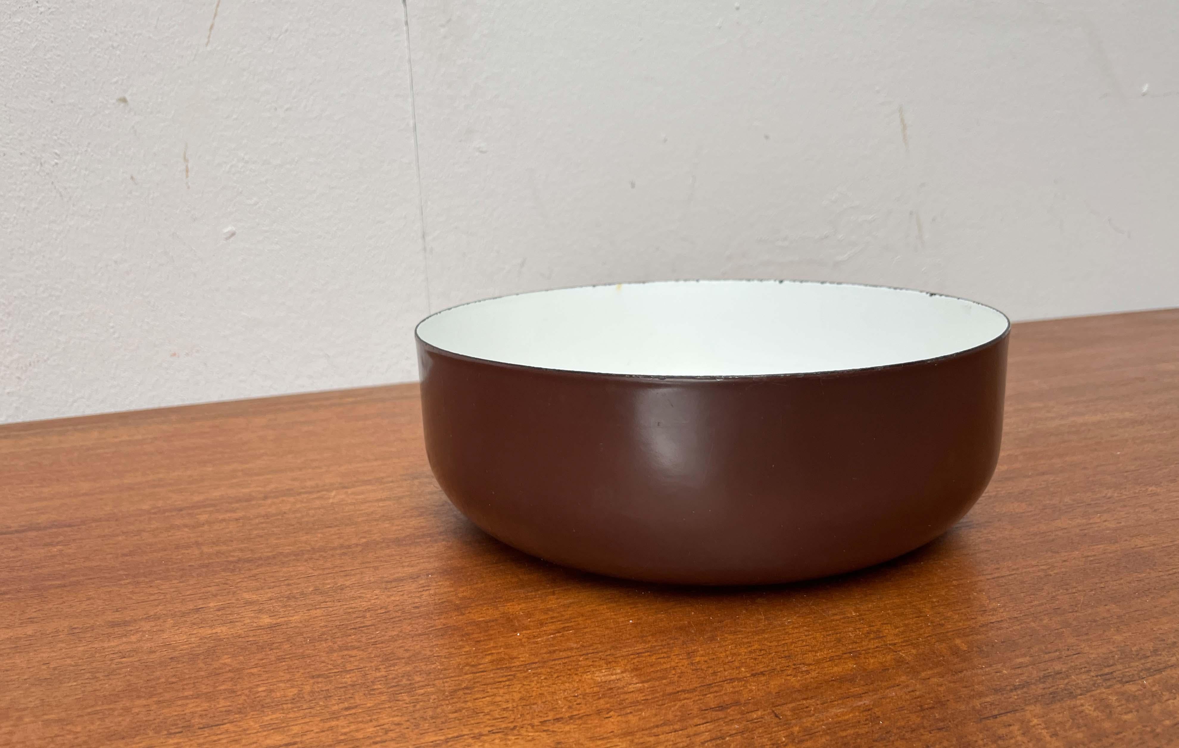 Braune Emaille-Schale von Kaj Franck für Finel, Finnland, 1960er Jahre, Mitte des Jahrhunderts im Angebot 3