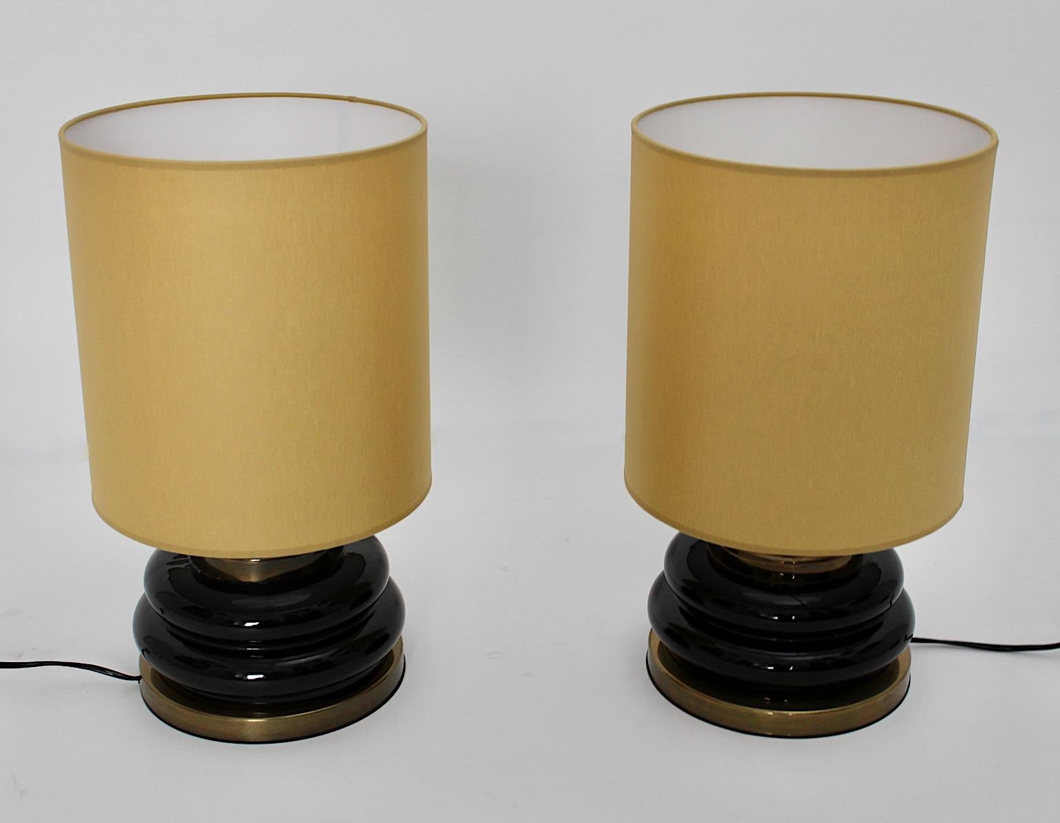 Laiton Paire de lampes de table modernes en verre doré Brown, années 1970, Italie en vente
