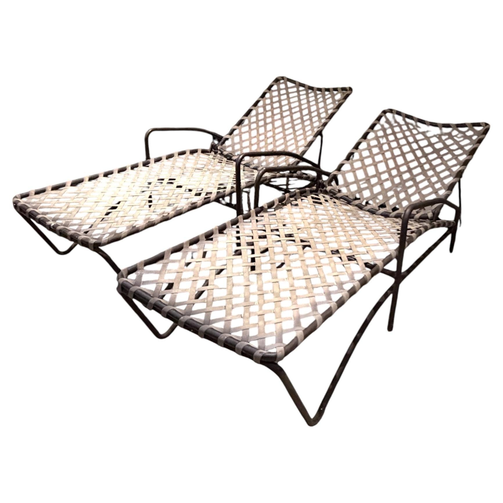 Chaise longue Brown Jordan Tamiami in stile Mid-Century Modern marrone, Hall Bradley