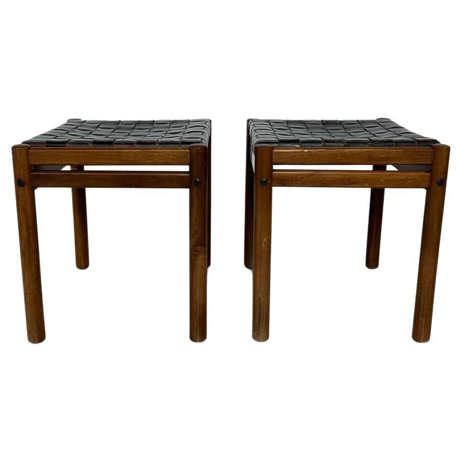 Mid-Century Modern Brown Leather and Wood Pair of Stools For Sale 2