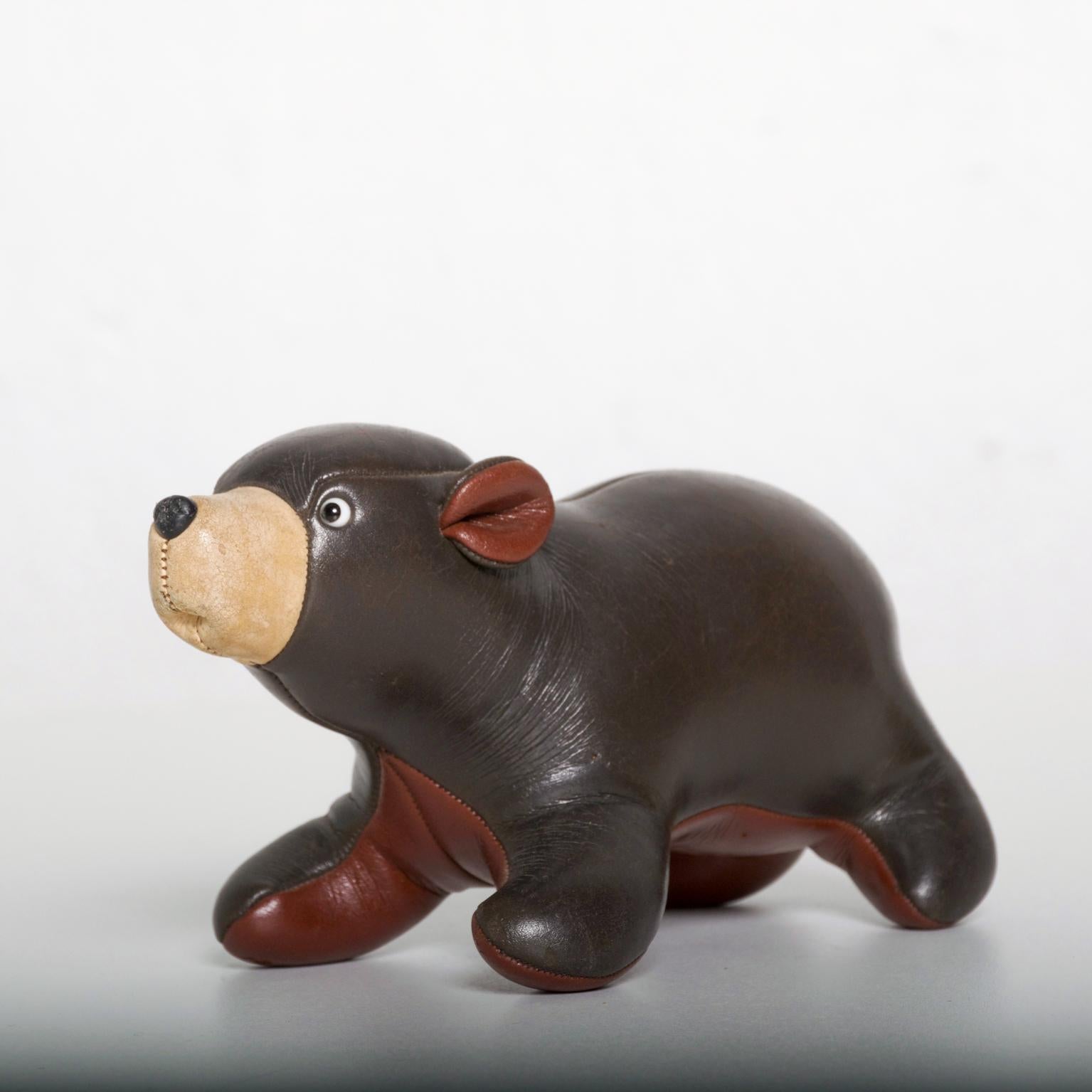 Jouet en peluche ours en cuir marron moderne du milieu du siècle dernier Bon état à Chula Vista, CA