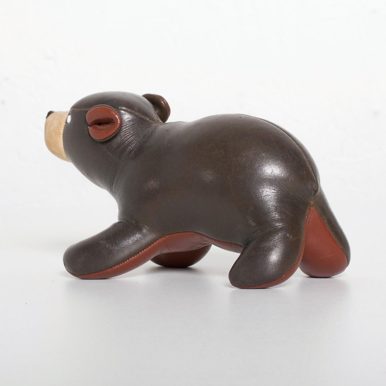 Cuir Jouet en peluche ours en cuir marron moderne du milieu du siècle dernier