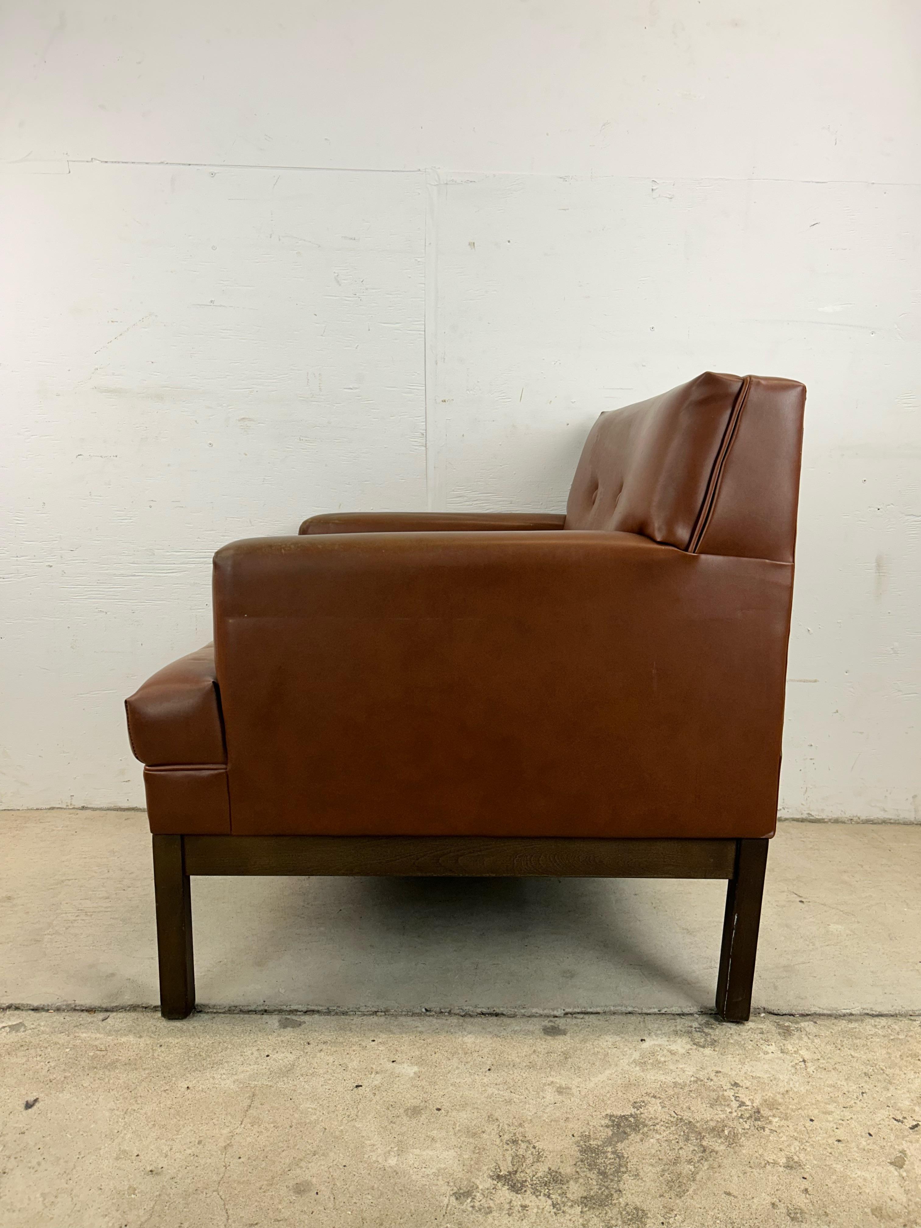Chaise longue Brown de style The Moderns avec base en noyer en vente 3