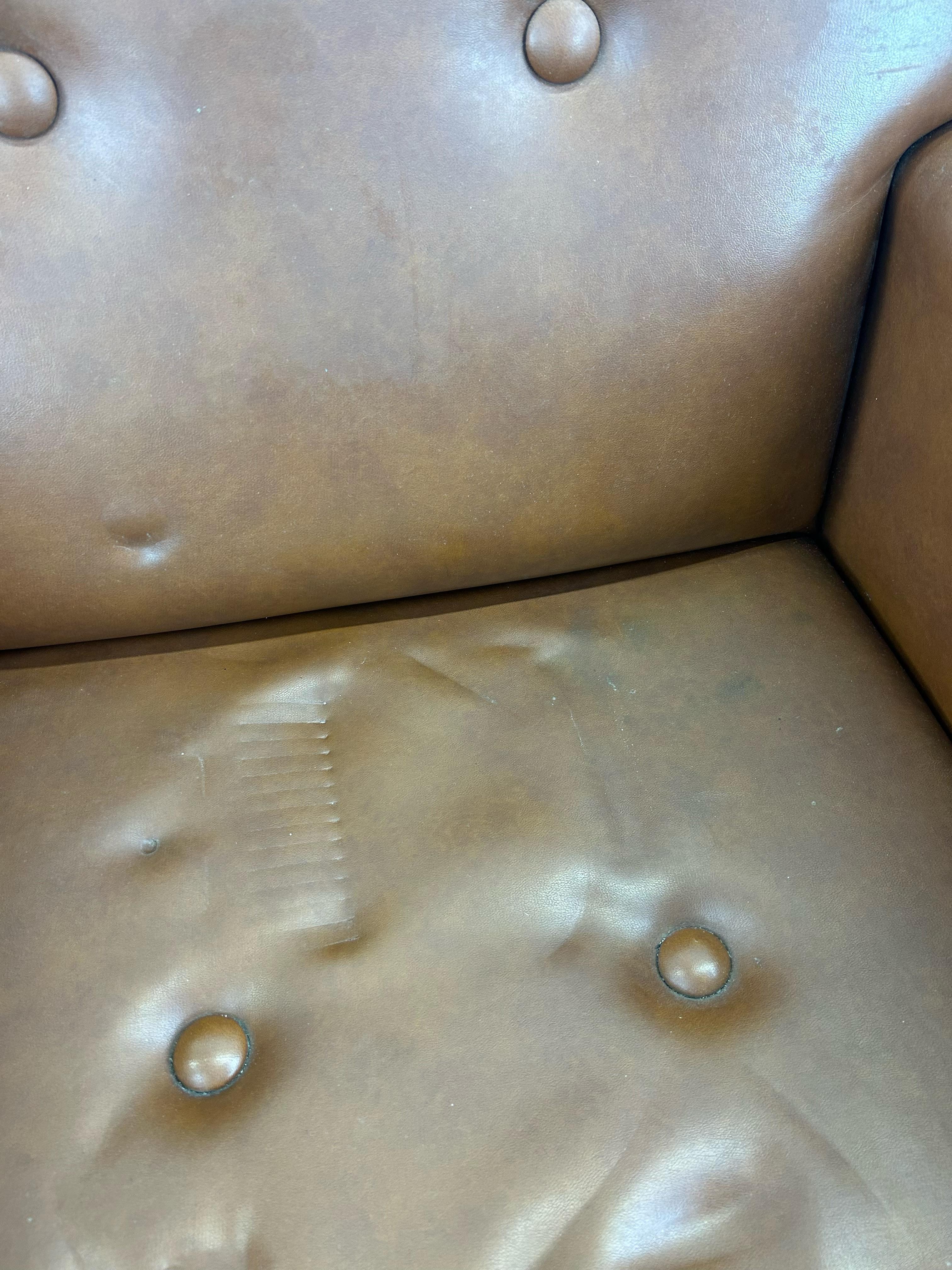 Chaise longue Brown de style The Moderns avec base en noyer en vente 11
