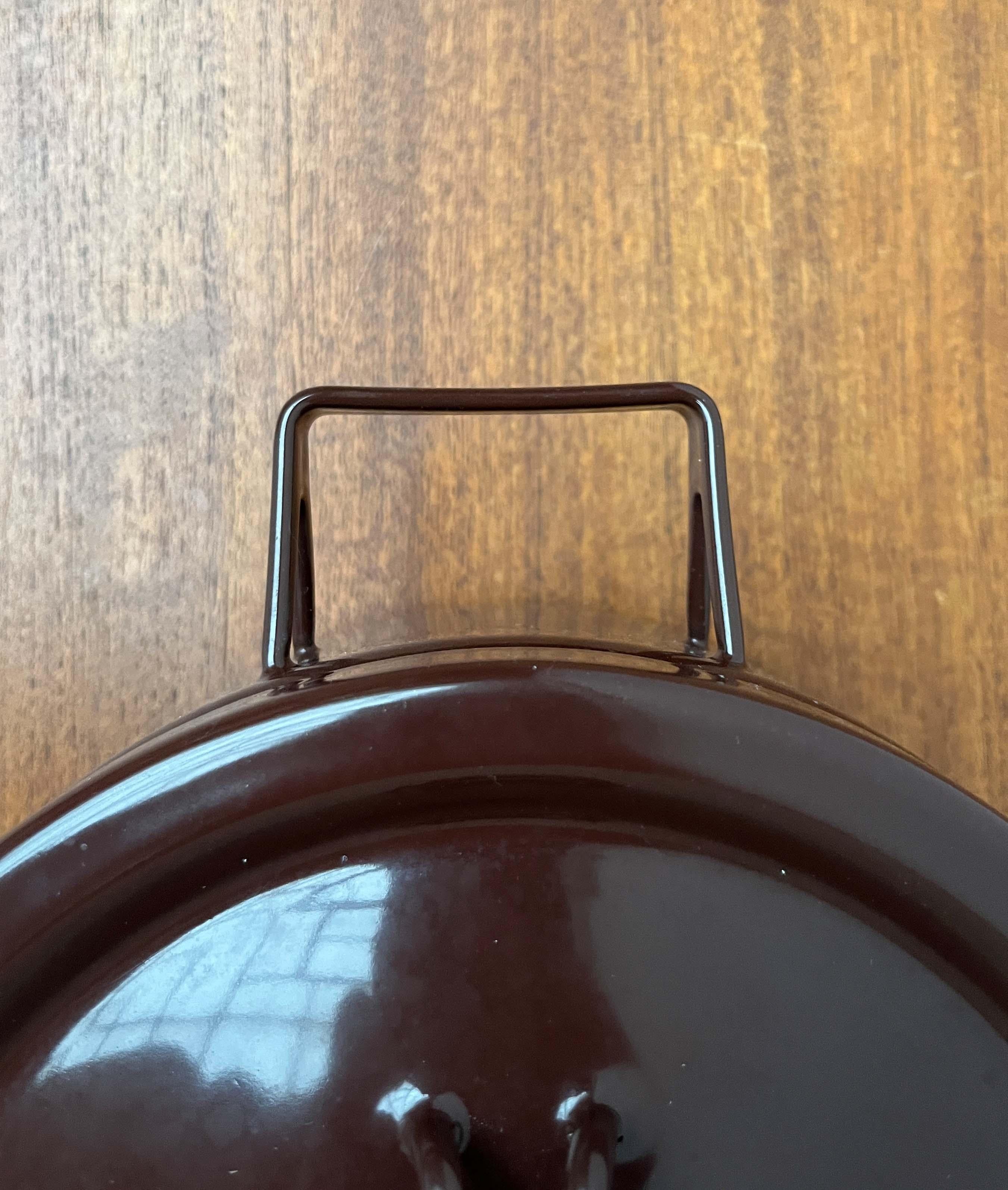 Moderner brauner minimalistischer Emailletopf Seppo Mallat Finel Finnland 1960er Jahre im Angebot 4