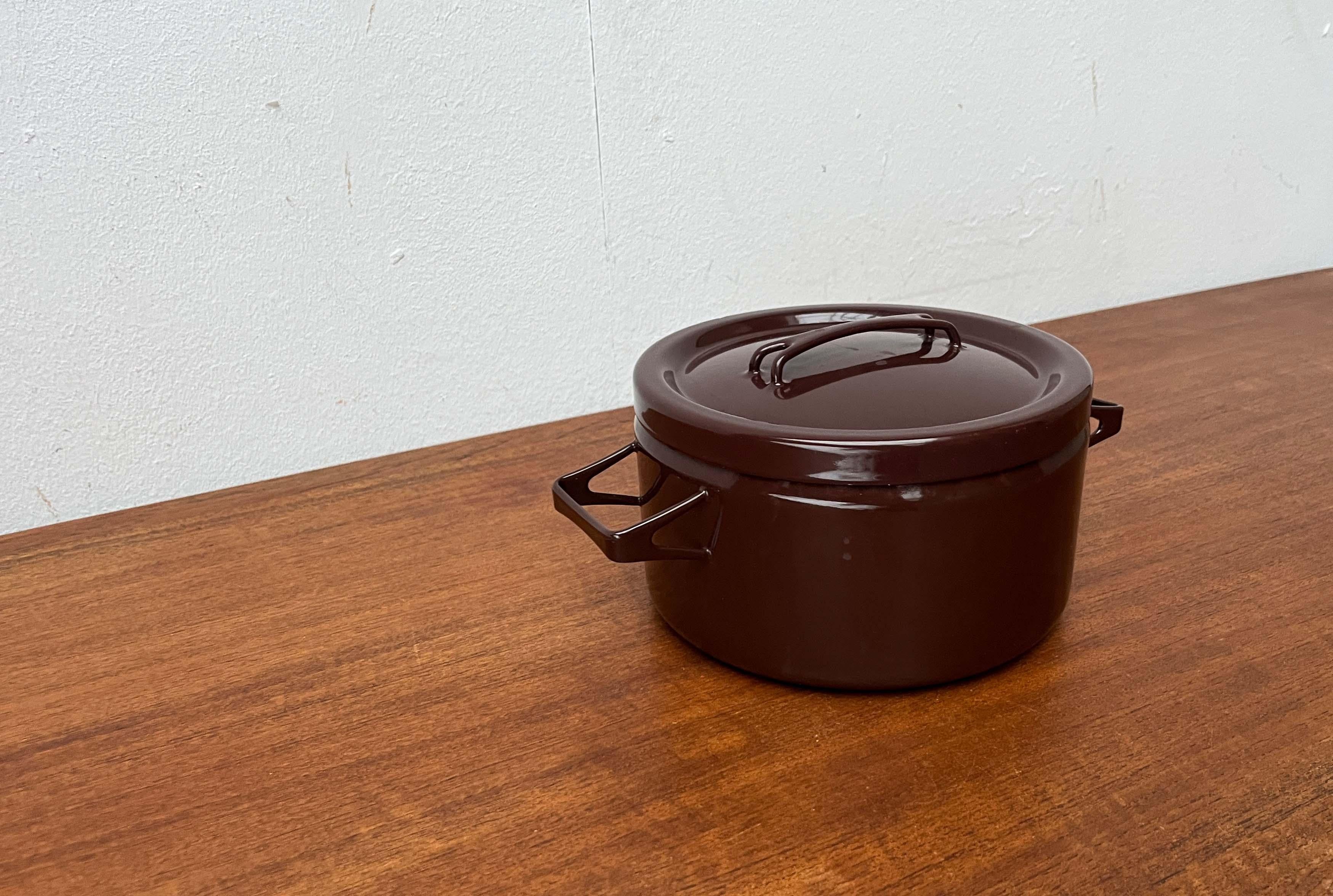 Moderner brauner minimalistischer Emailletopf Seppo Mallat Finel Finnland 1960er Jahre im Angebot 8