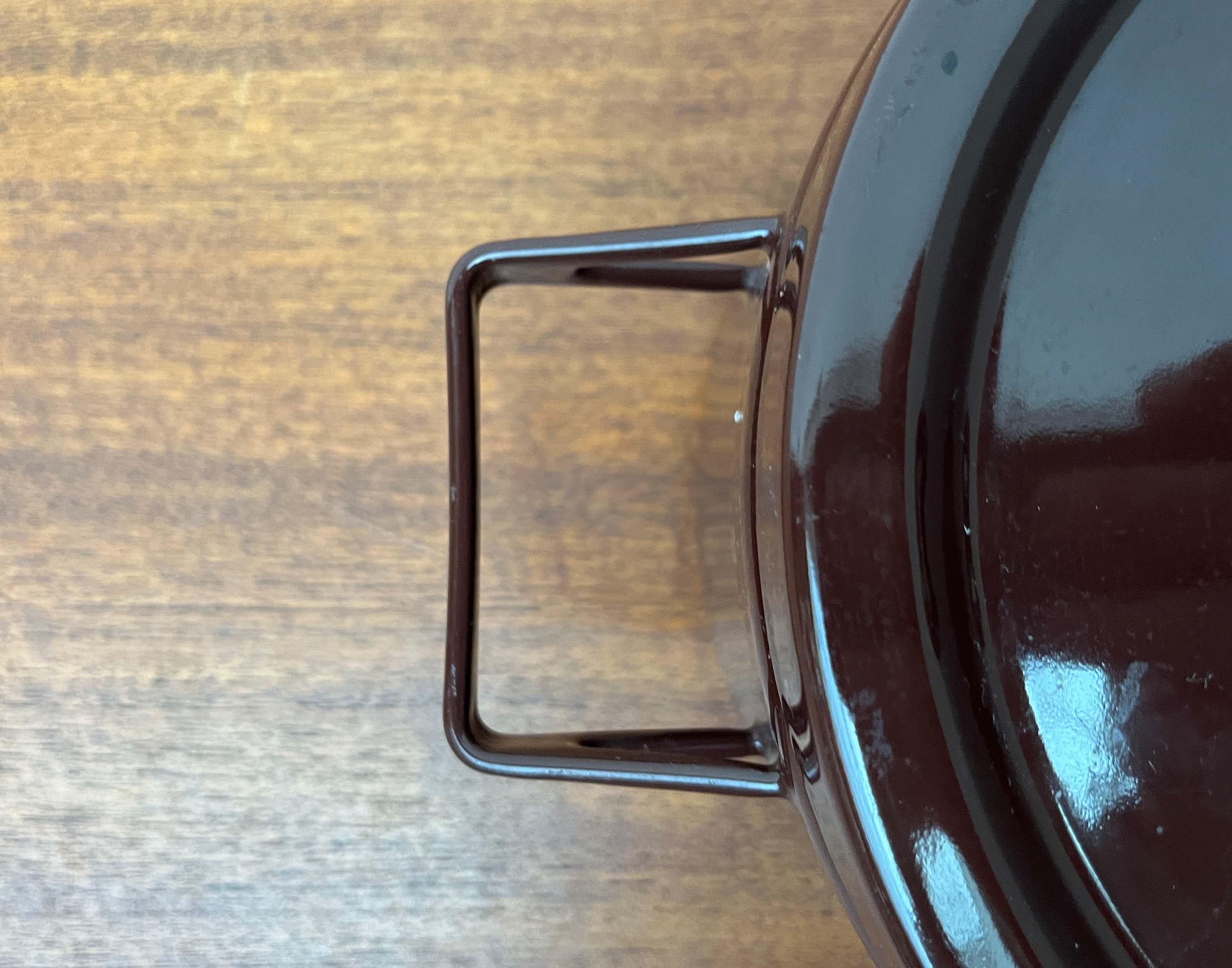 Mid-Century Modern Brown Minimalist Enamel Pot Seppo Mallat Finel Finland 1960s im Angebot 8