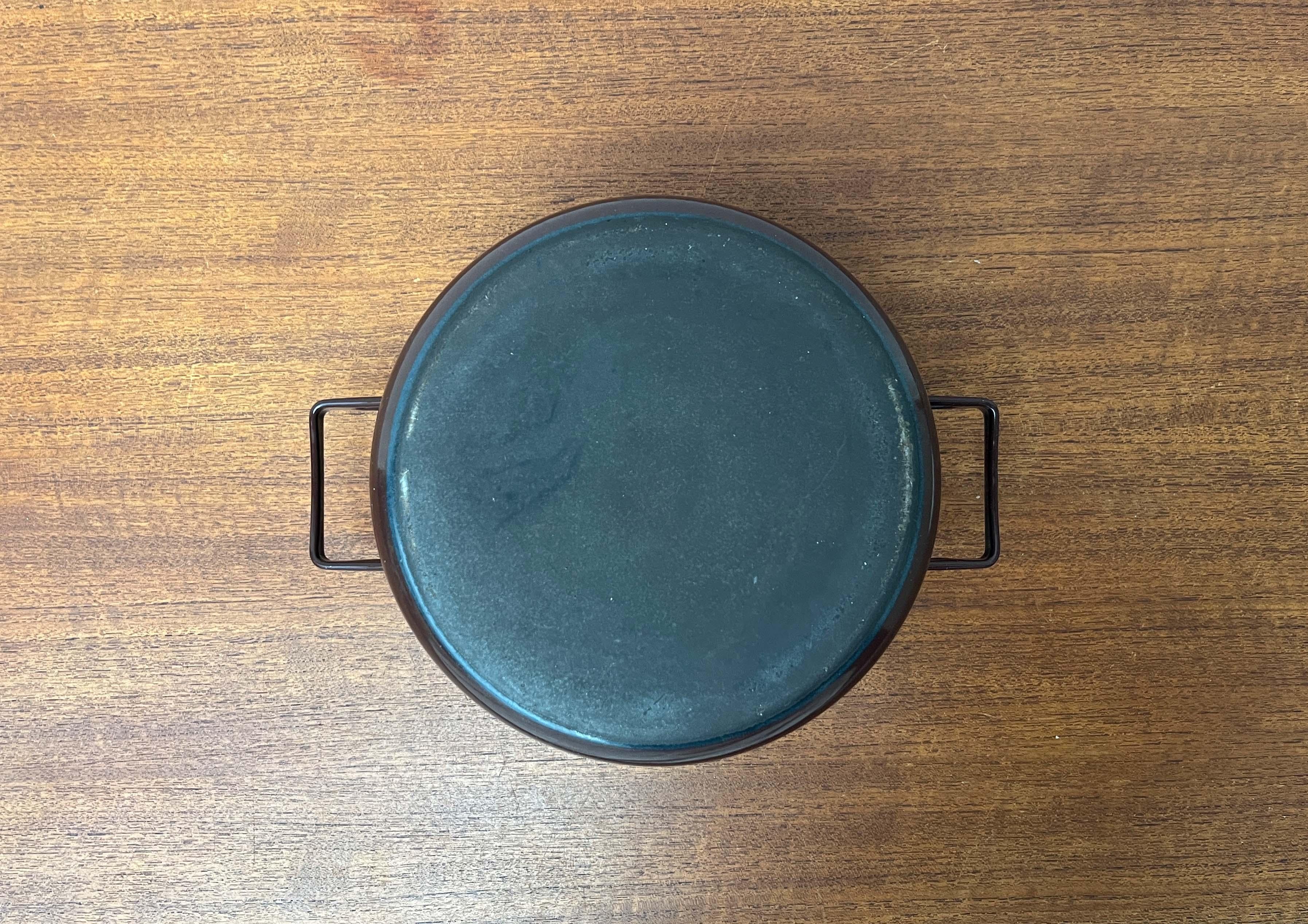 Mid-Century Modern Brown Minimalist Enamel Pot Seppo Mallat Finel Finland 1960s im Angebot 9