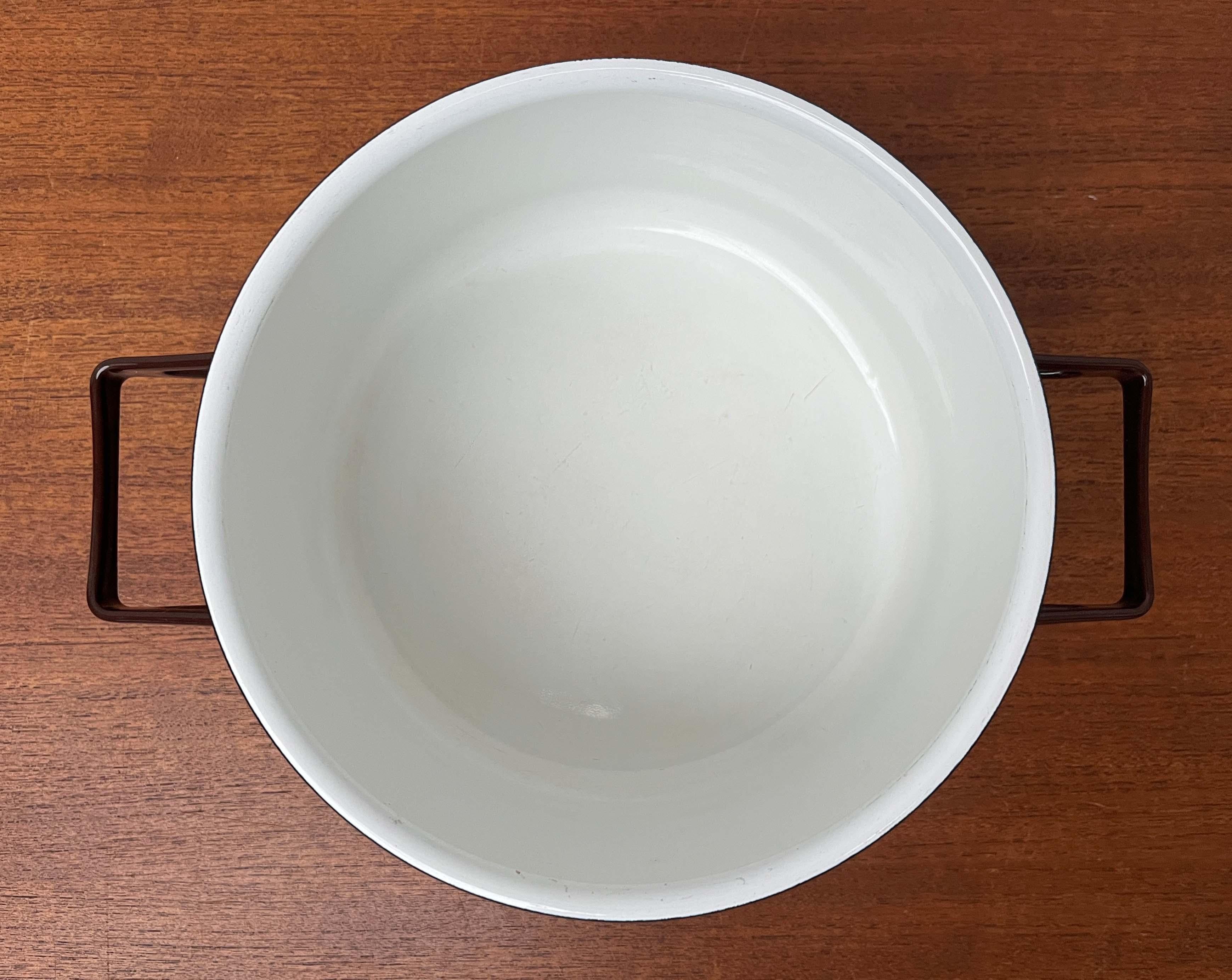 Moderner brauner minimalistischer Emailletopf Seppo Mallat Finel Finnland 1960er Jahre im Angebot 10