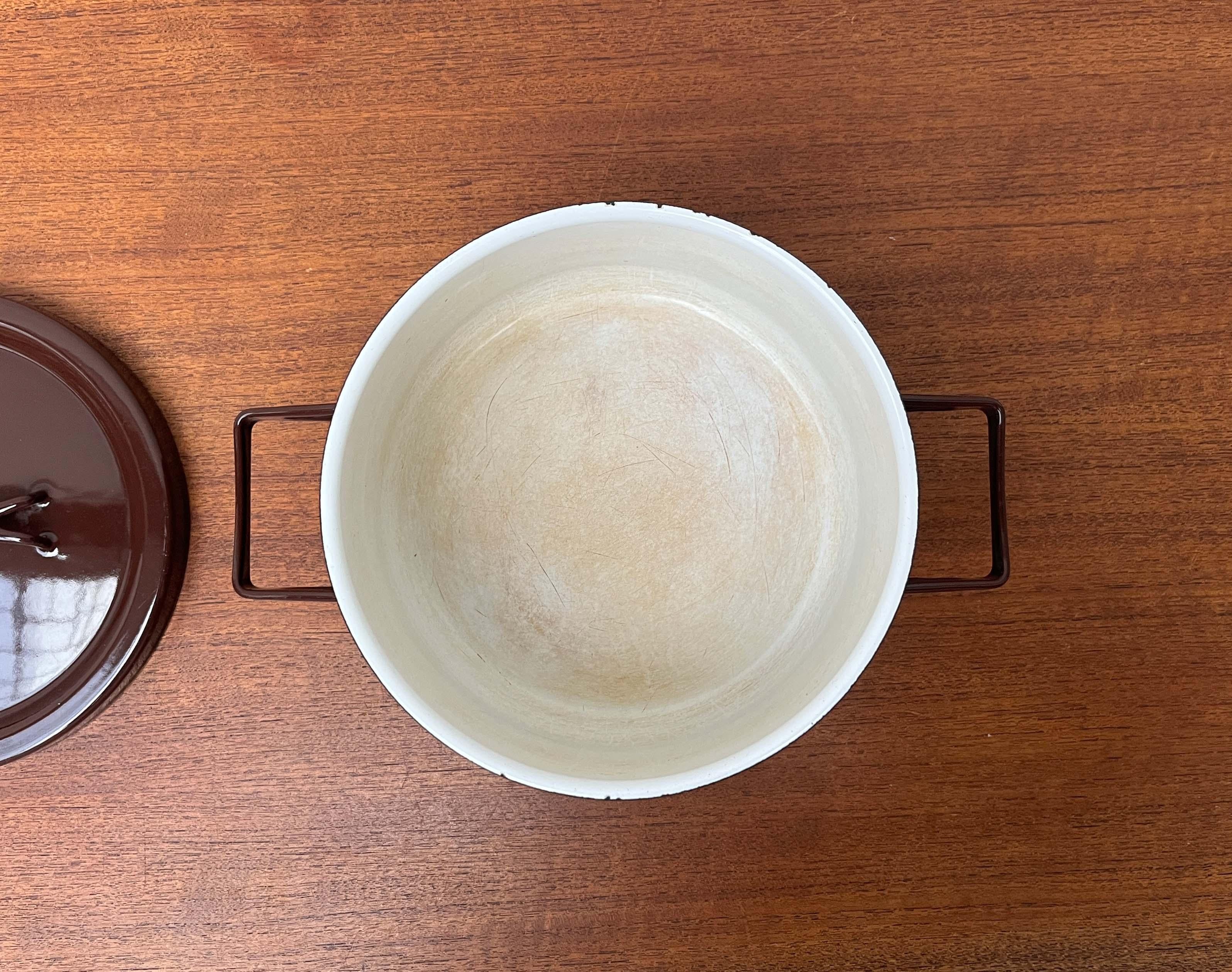 Mid-Century Modern Brown Minimalist Enamel Pot Seppo Mallat Finel Finland 1960s im Angebot 10